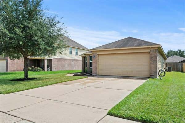 2107 BISHOP HOLLOW LN, ROSENBERG, TX 77471, photo 3 of 22