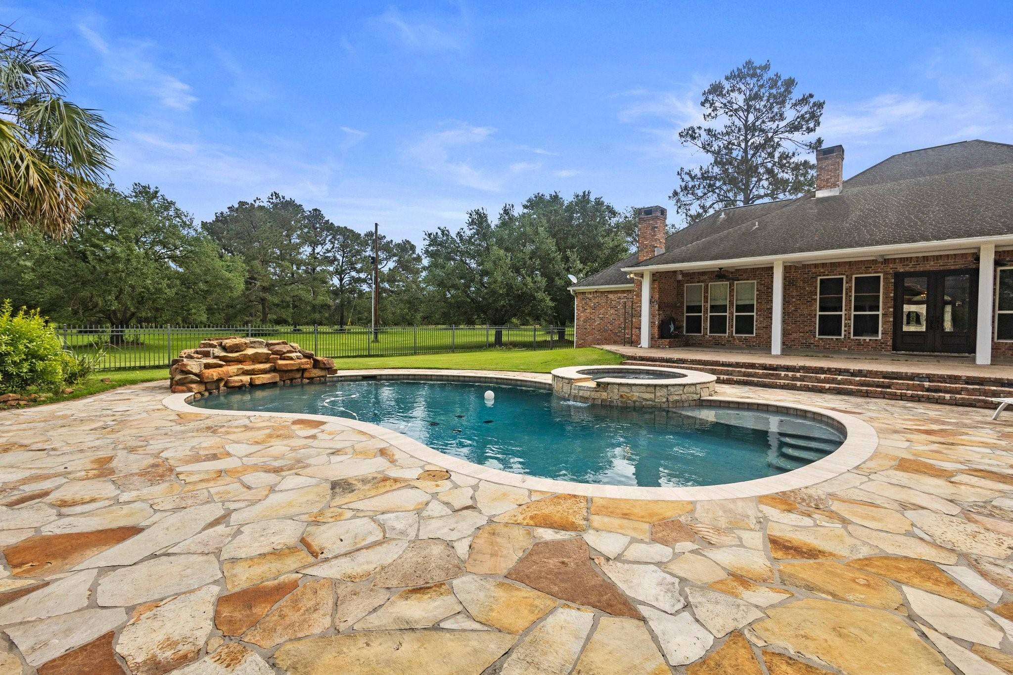 Winnie, Texas, 77665, United States, 3 Bedrooms Bedrooms, ,4 BathroomsBathrooms,Residential,Active,2009857