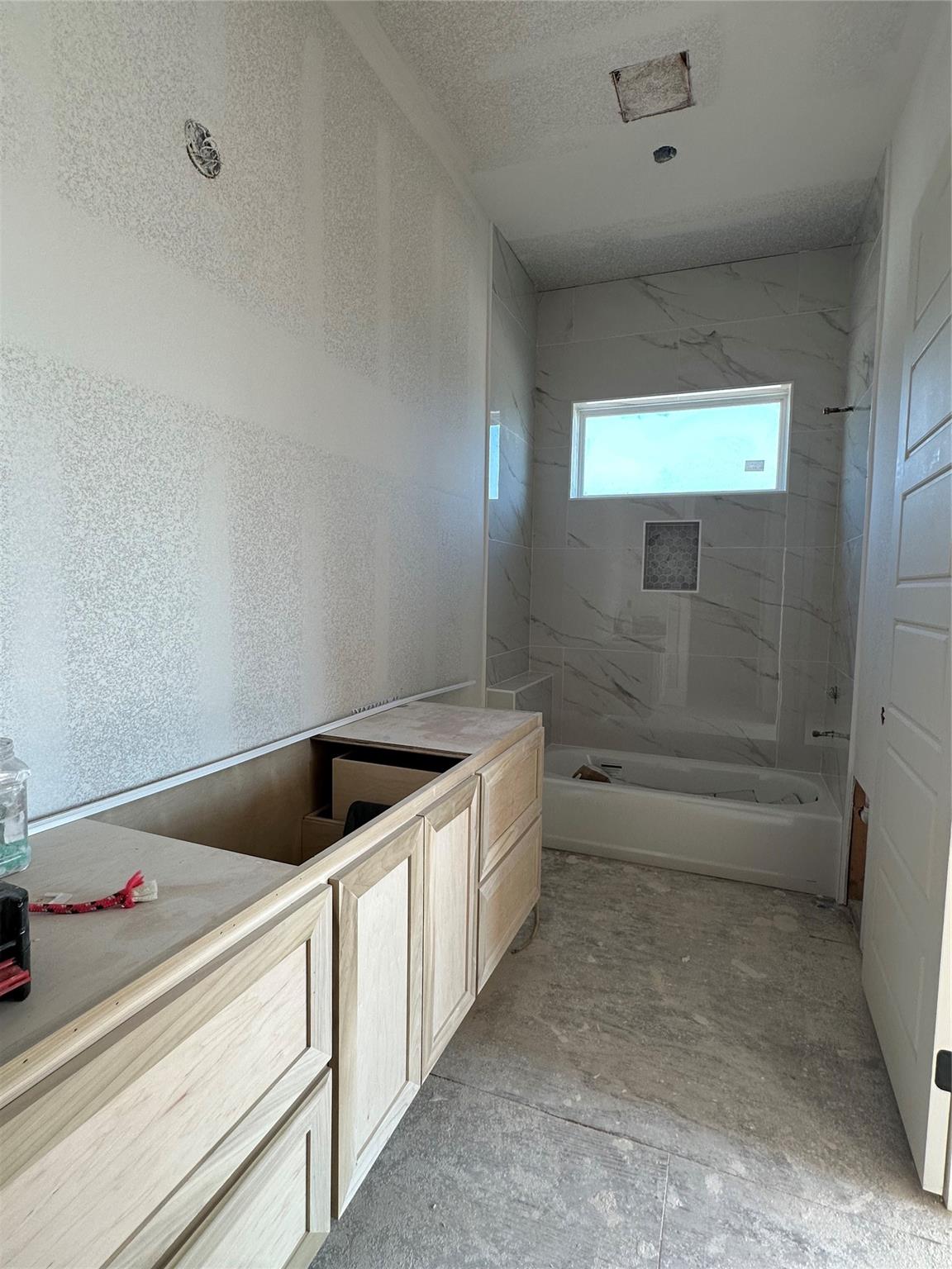 Montgomery, Texas, 77316, United States, 5 Bedrooms Bedrooms, ,7 BathroomsBathrooms,Residential,Active,1965996