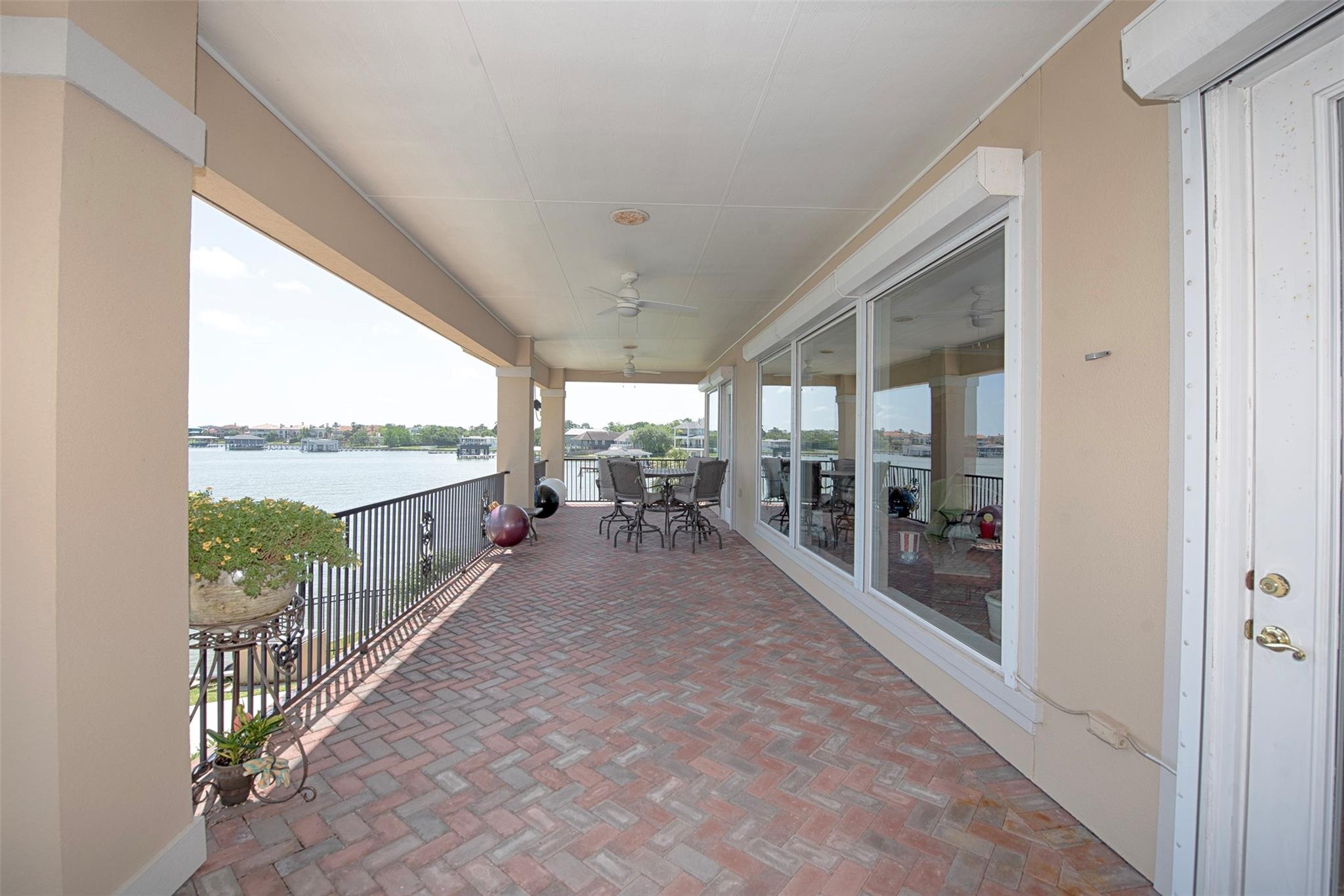League City, Texas, 77565, United States, 3 Bedrooms Bedrooms, ,4 BathroomsBathrooms,Residential,Active,1843467