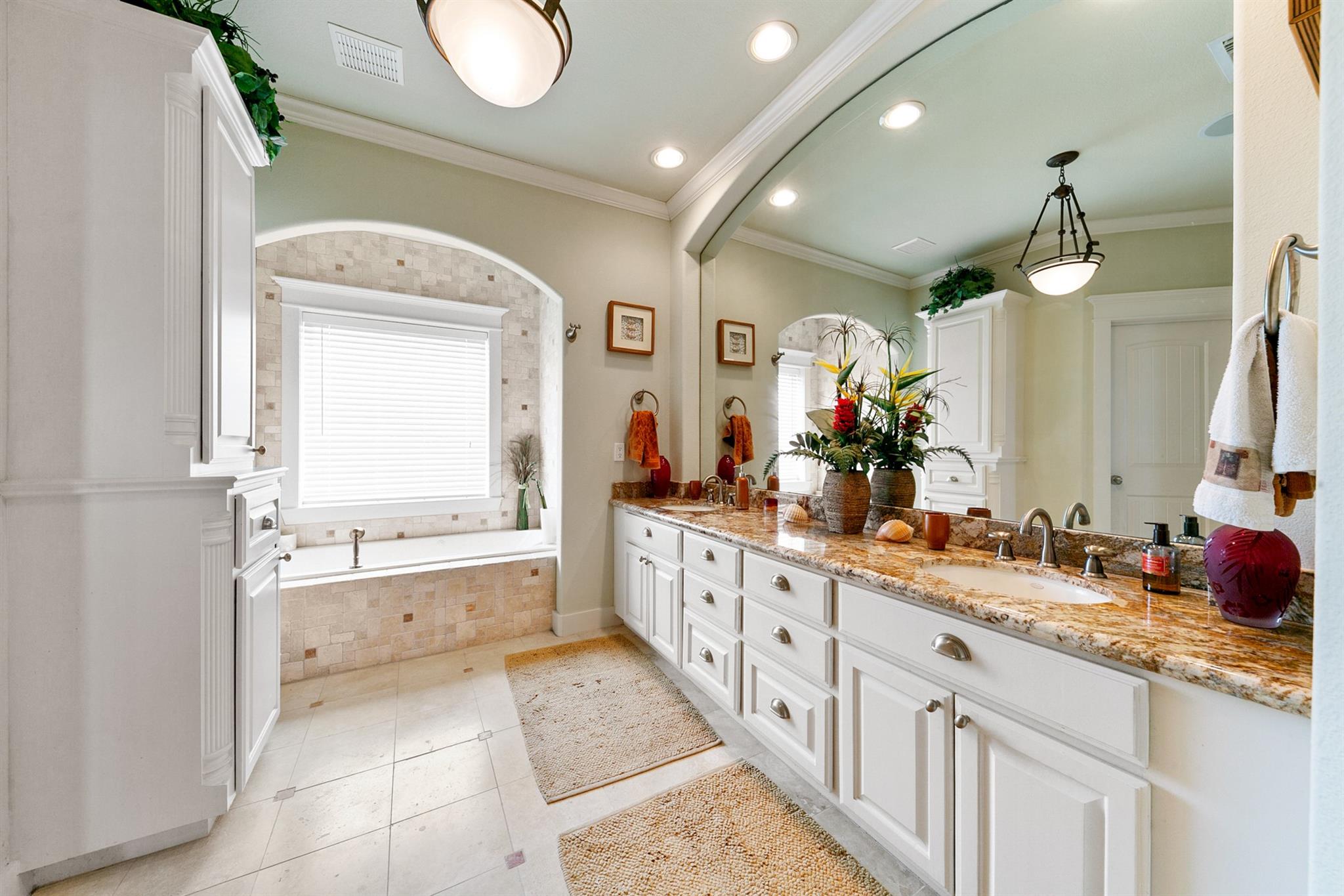 Galveston, Texas, 77554, United States, 4 Bedrooms Bedrooms, ,4 BathroomsBathrooms,Residential,Active,1943806