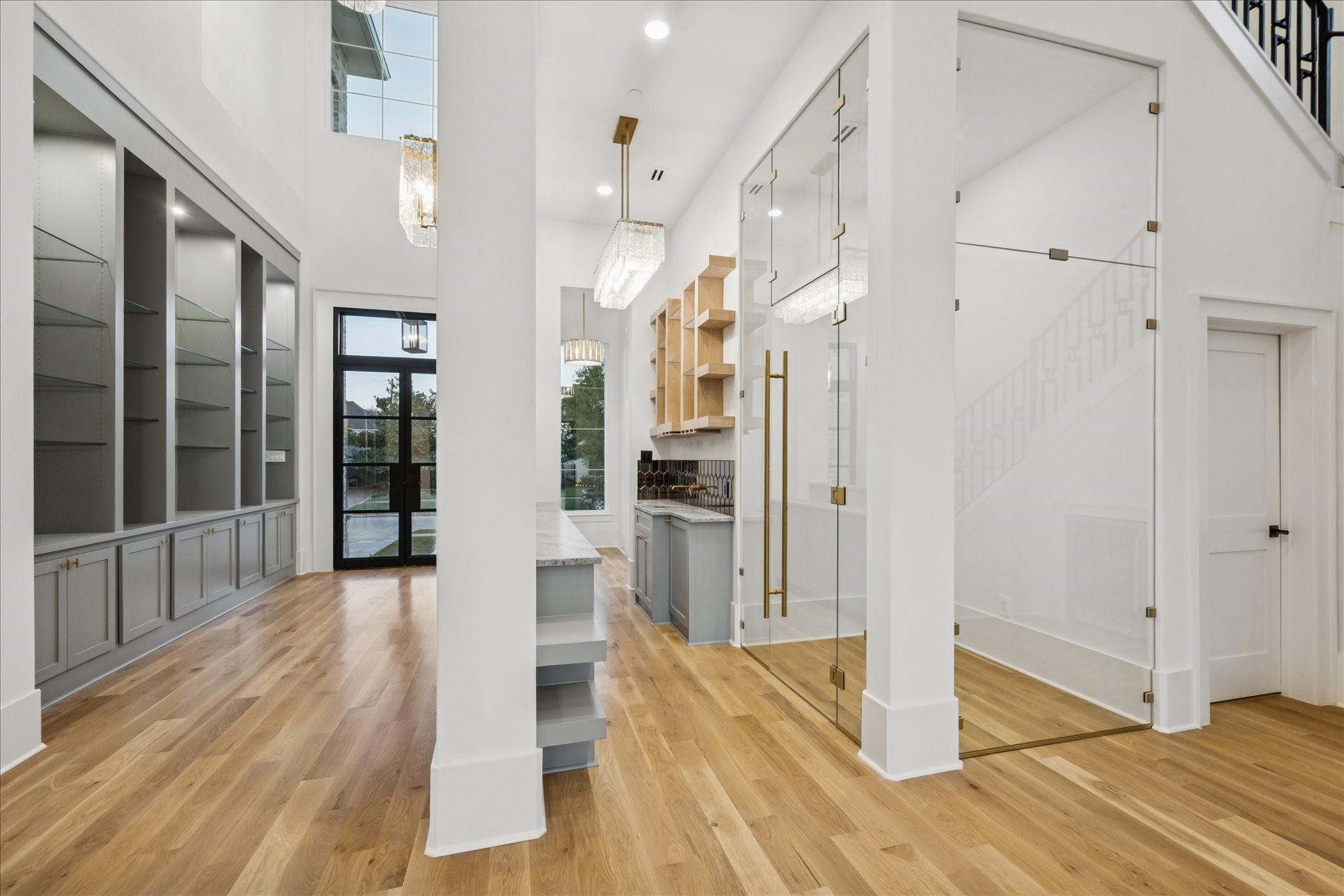 Bellaire, Texas, 77401, United States, 4 Bedrooms Bedrooms, ,6 BathroomsBathrooms,Residential,Pending,2001061