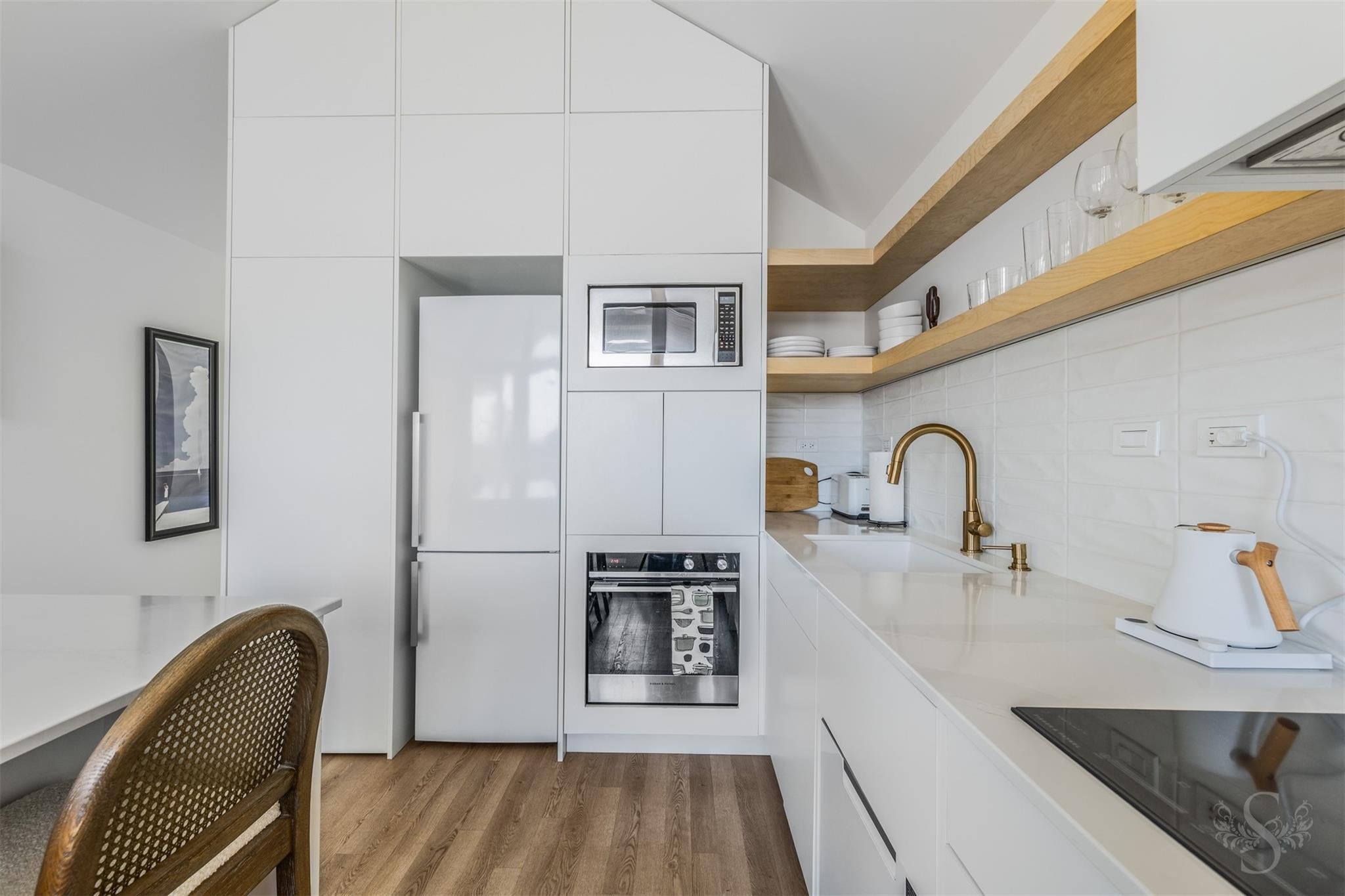 Galveston, Texas, 77550, United States, 4 Bedrooms Bedrooms, ,2 BathroomsBathrooms,Residential,Active,1885028