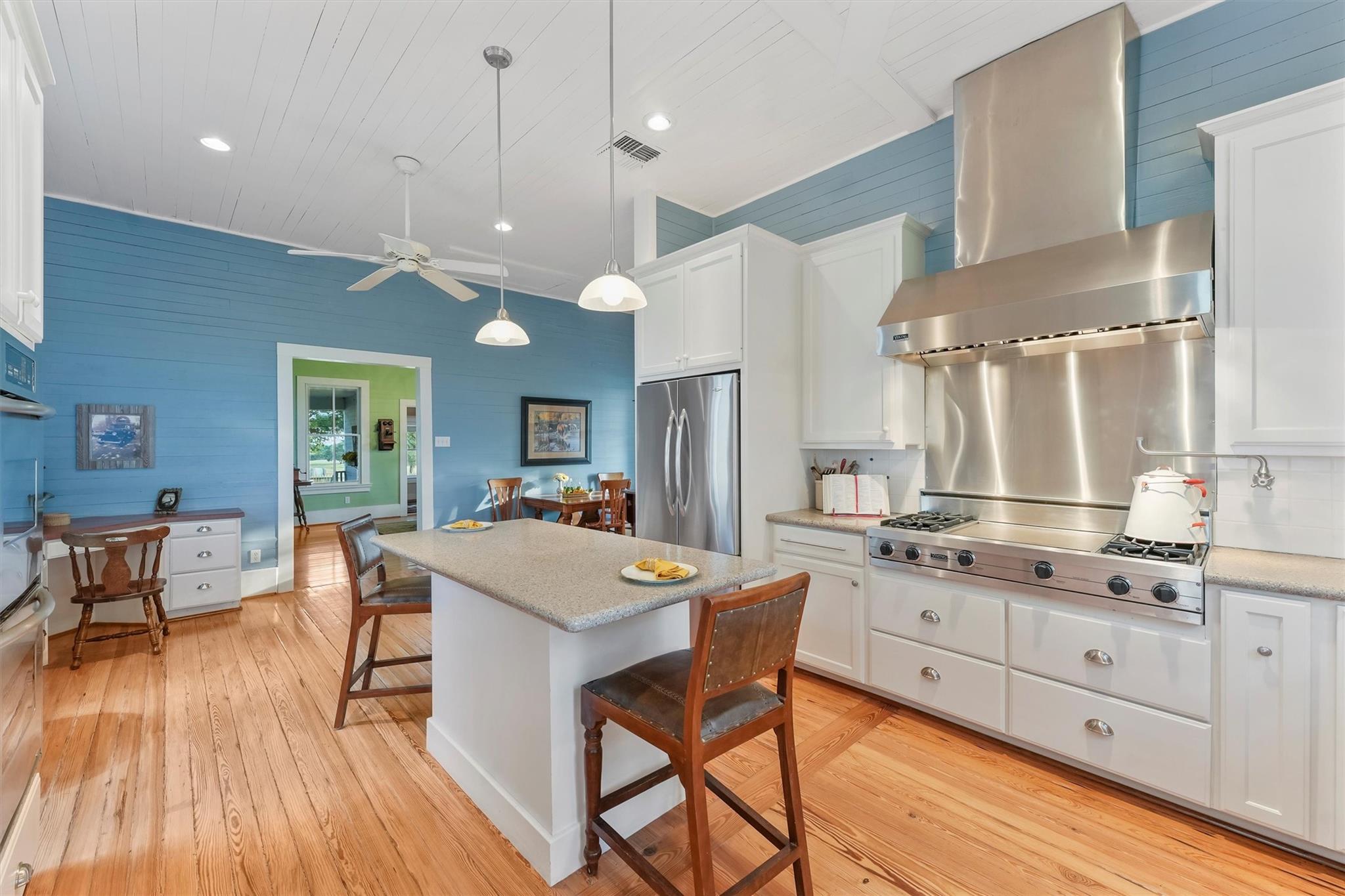 Brenham, Texas, 77833, United States, 3 Bedrooms Bedrooms, ,3 BathroomsBathrooms,Residential,Active,1920281