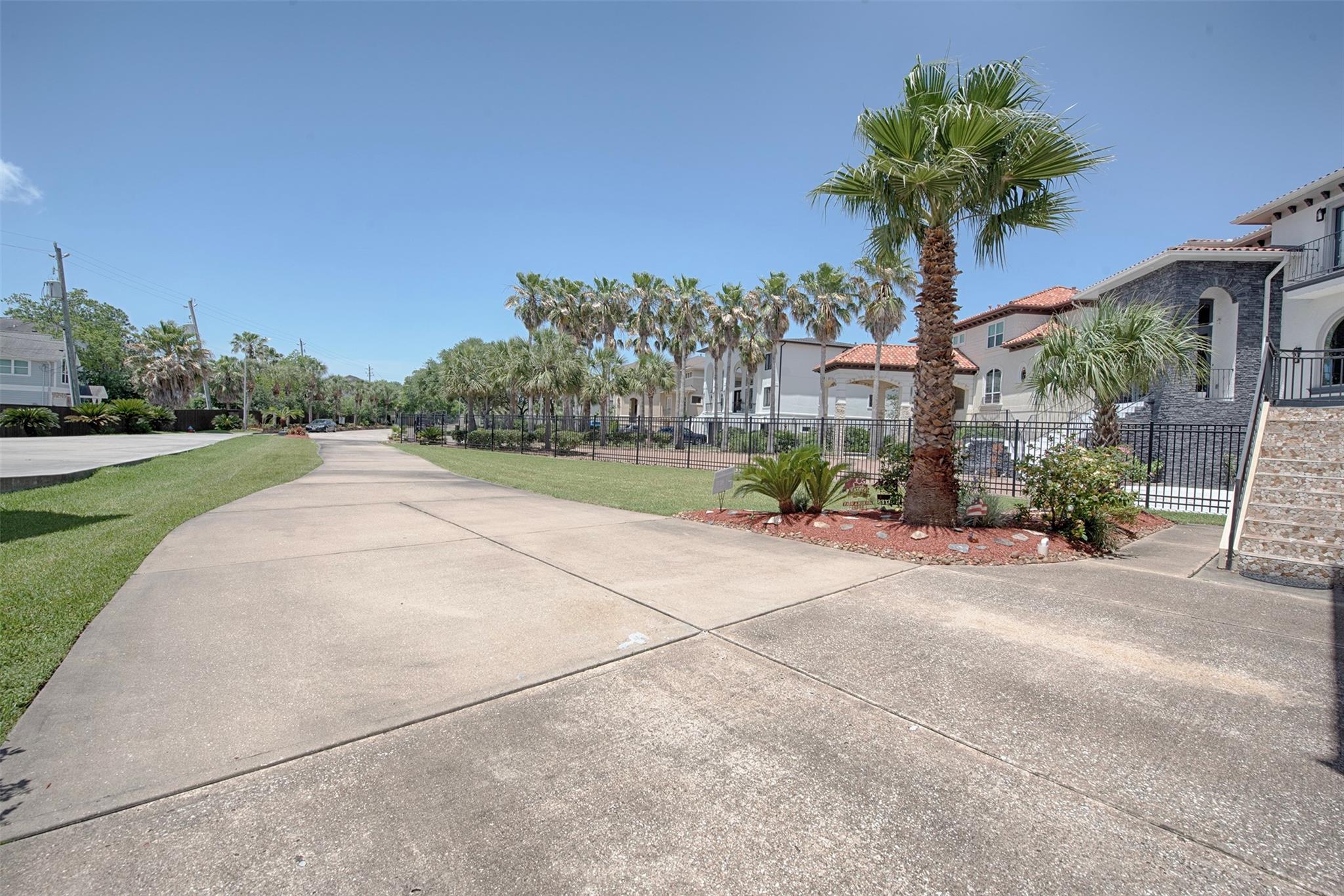 League City, Texas, 77565, United States, 3 Bedrooms Bedrooms, ,4 BathroomsBathrooms,Residential,Active,1843467