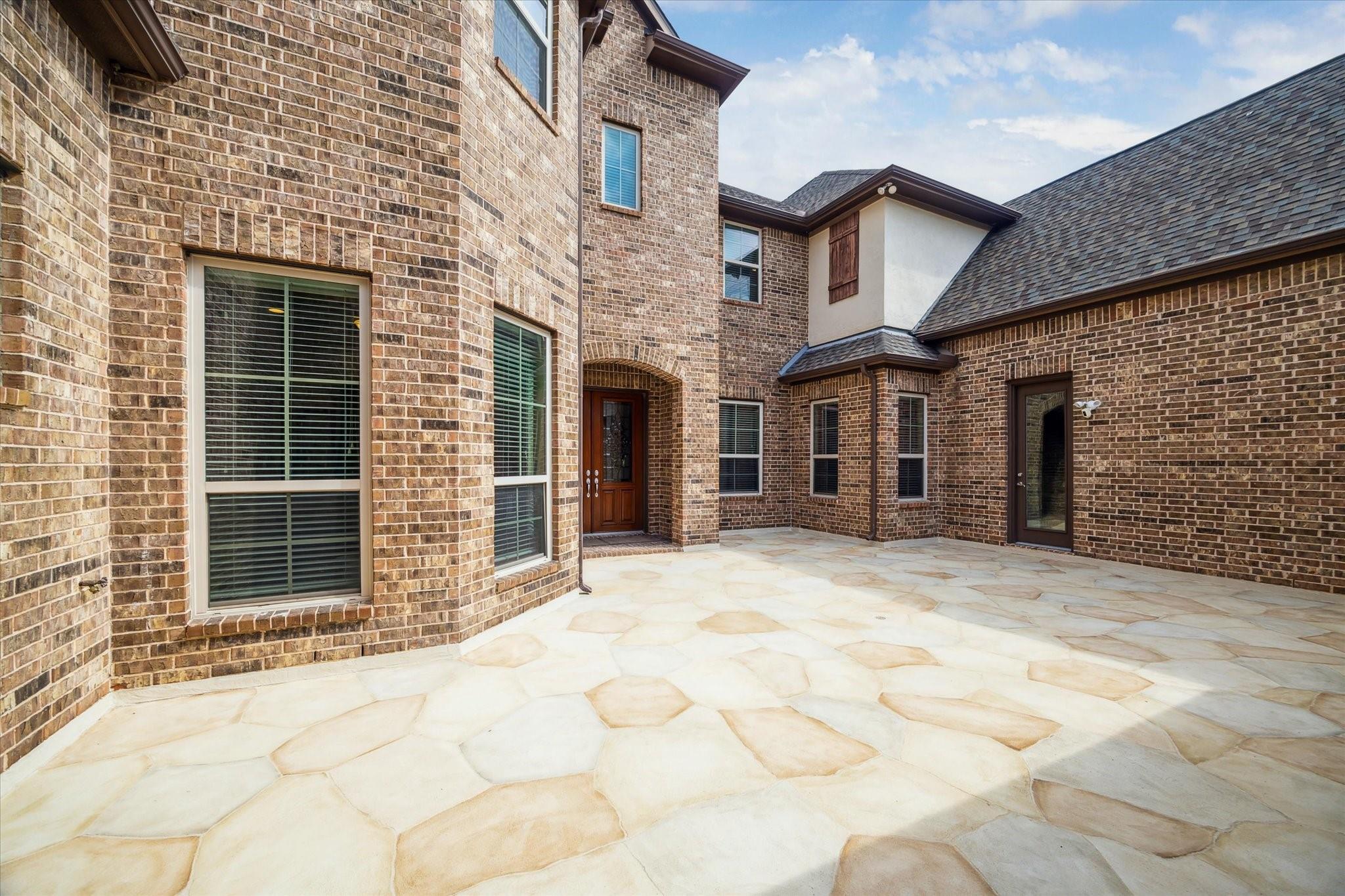 Sugar Land, Texas, 77479, United States, 5 Bedrooms Bedrooms, ,5 BathroomsBathrooms,Residential,Active,1871593