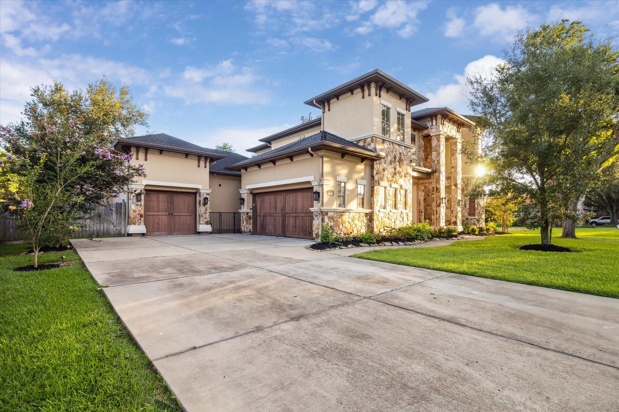 Sugar Land, Texas, 77478, United States, 5 Bedrooms Bedrooms, ,6 BathroomsBathrooms,Residential,Active,1900184