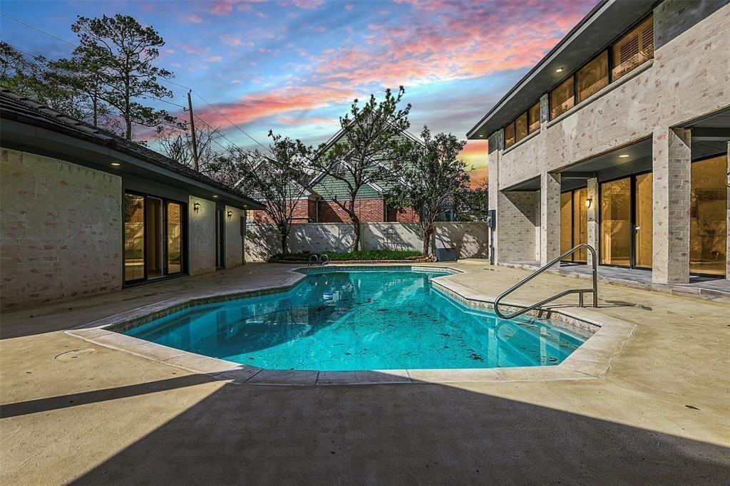 Houston, Texas, 77056, United States, 5 Bedrooms Bedrooms, ,5 BathroomsBathrooms,Residential,Active,1972190