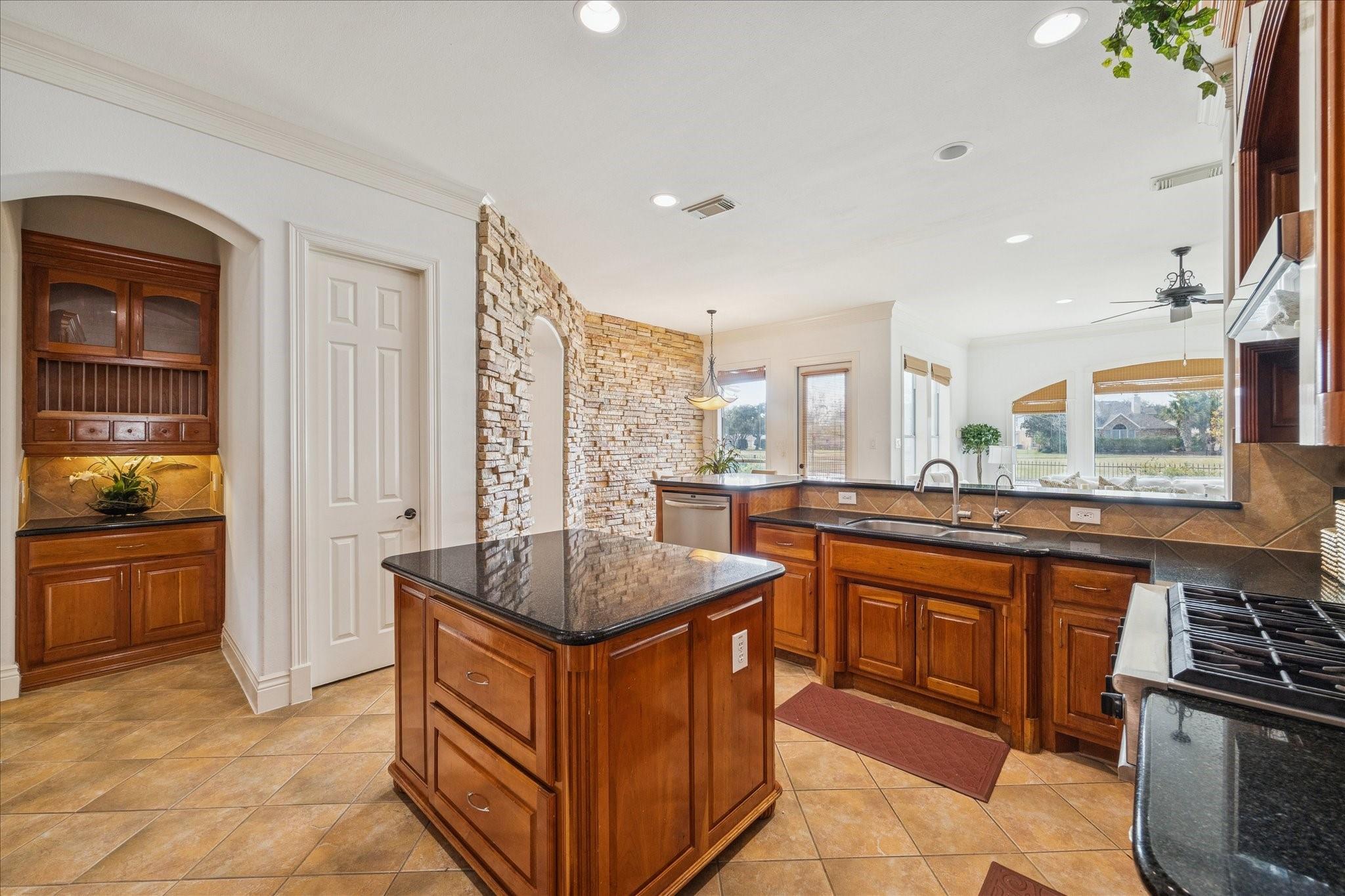 Sugar Land, Texas, 77479, United States, 5 Bedrooms Bedrooms, ,5 BathroomsBathrooms,Residential,Active,2007093