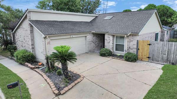 8502 FAWN TERRACE DR, HOUSTON, TX 77071, photo 3 of 31