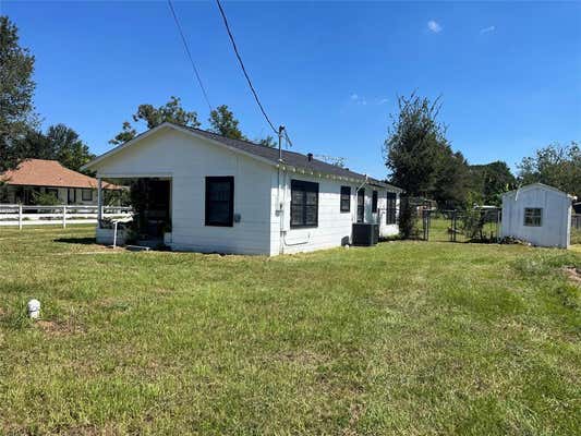 612 SILLIMAN ST, SEALY, TX 77474 - Image 1