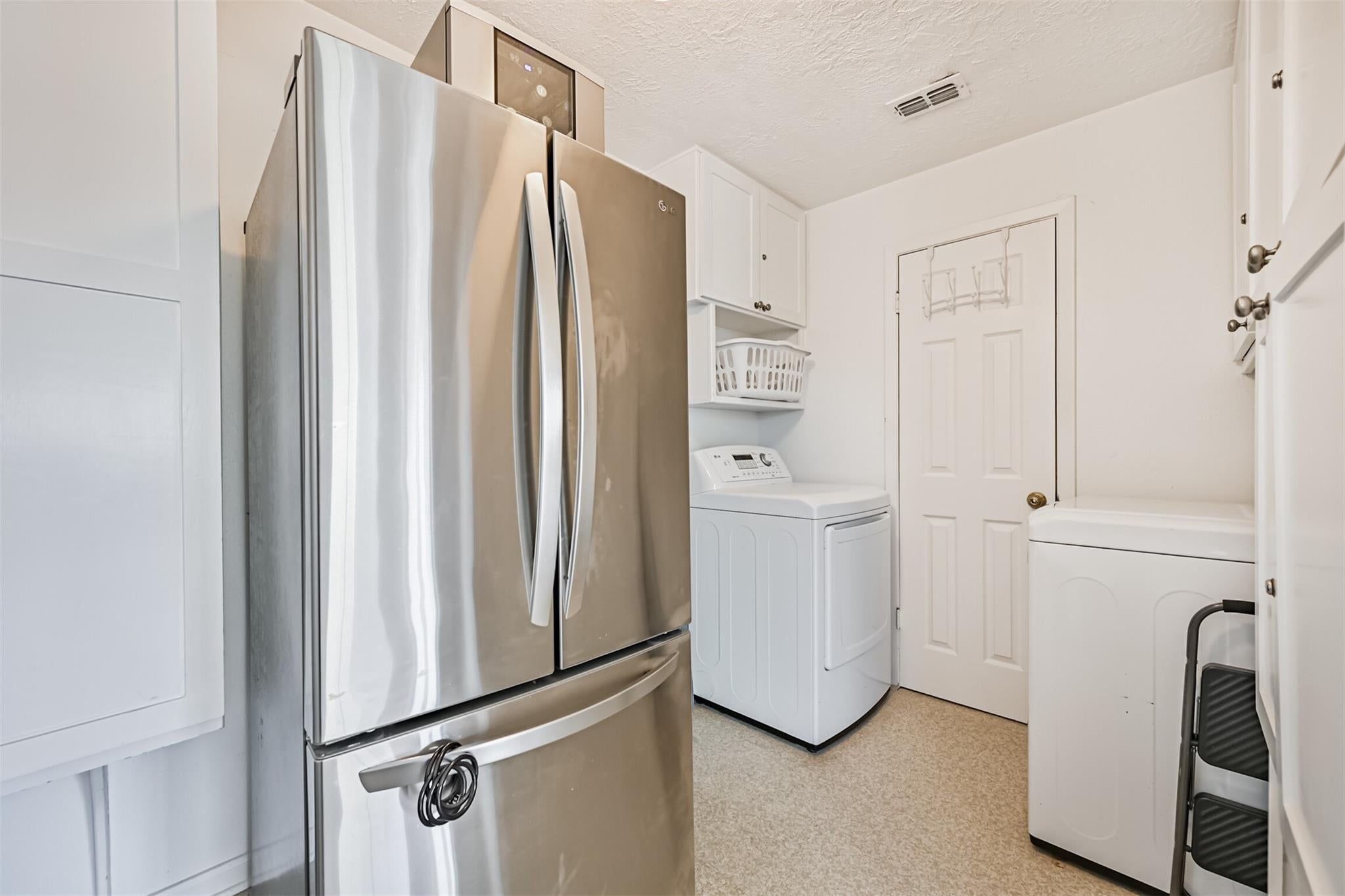 Galveston, Texas, 77554, United States, 4 Bedrooms Bedrooms, ,3 BathroomsBathrooms,Residential,Active,1888977