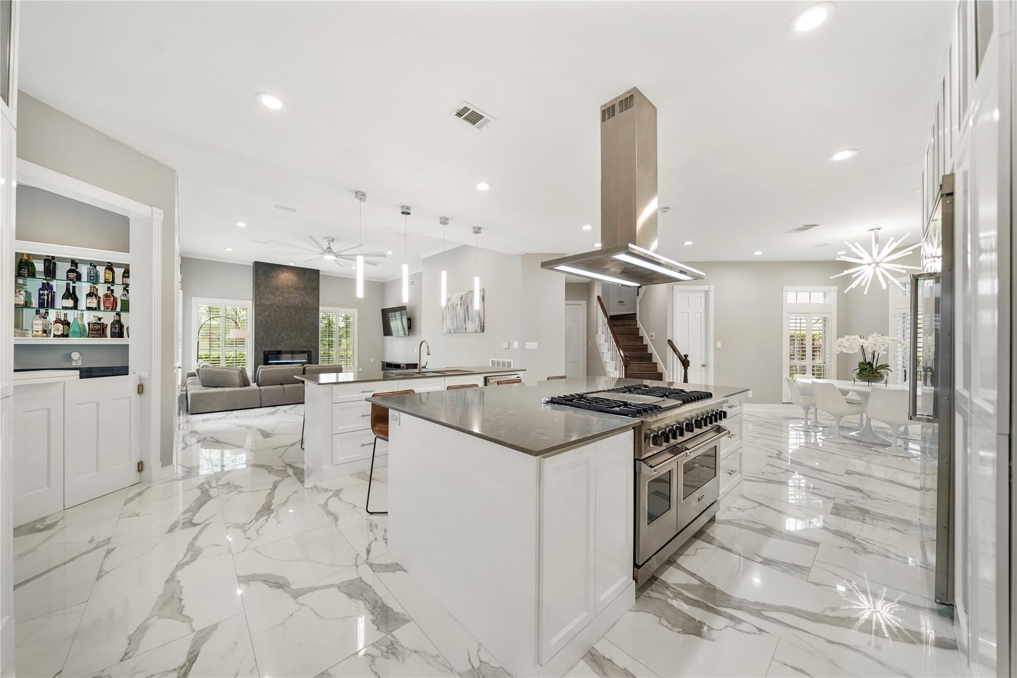 Sugar Land, Texas, 77479, United States, 6 Bedrooms Bedrooms, ,8 BathroomsBathrooms,Residential,Active,1973640