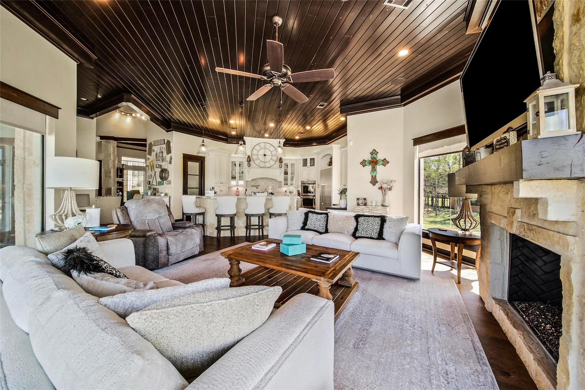 Montgomery, Texas, 77316, United States, 6 Bedrooms Bedrooms, ,6 BathroomsBathrooms,Residential,Active,1907981