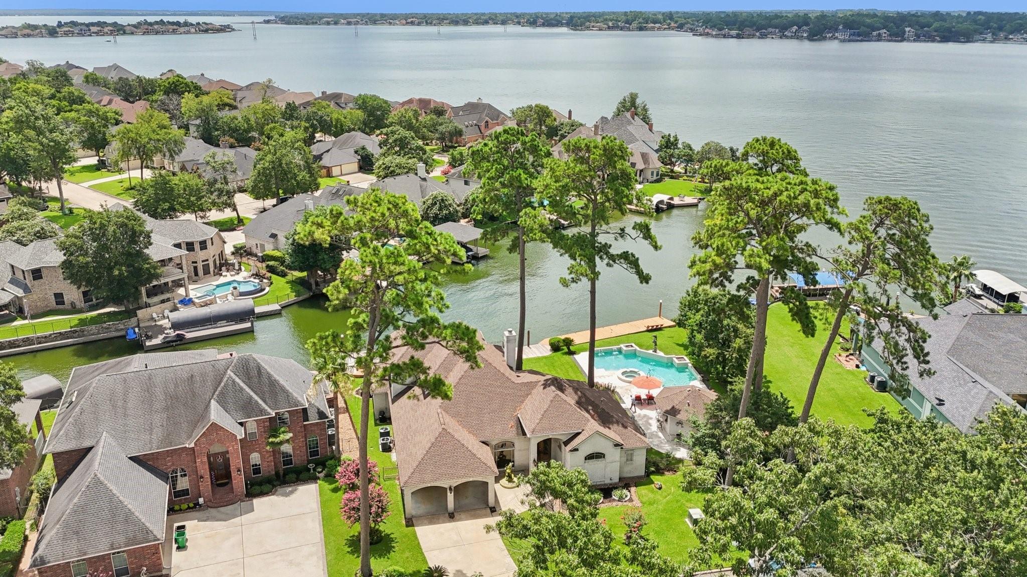 Montgomery, Texas, 77356, United States, 4 Bedrooms Bedrooms, ,5 BathroomsBathrooms,Residential,Active,1894542