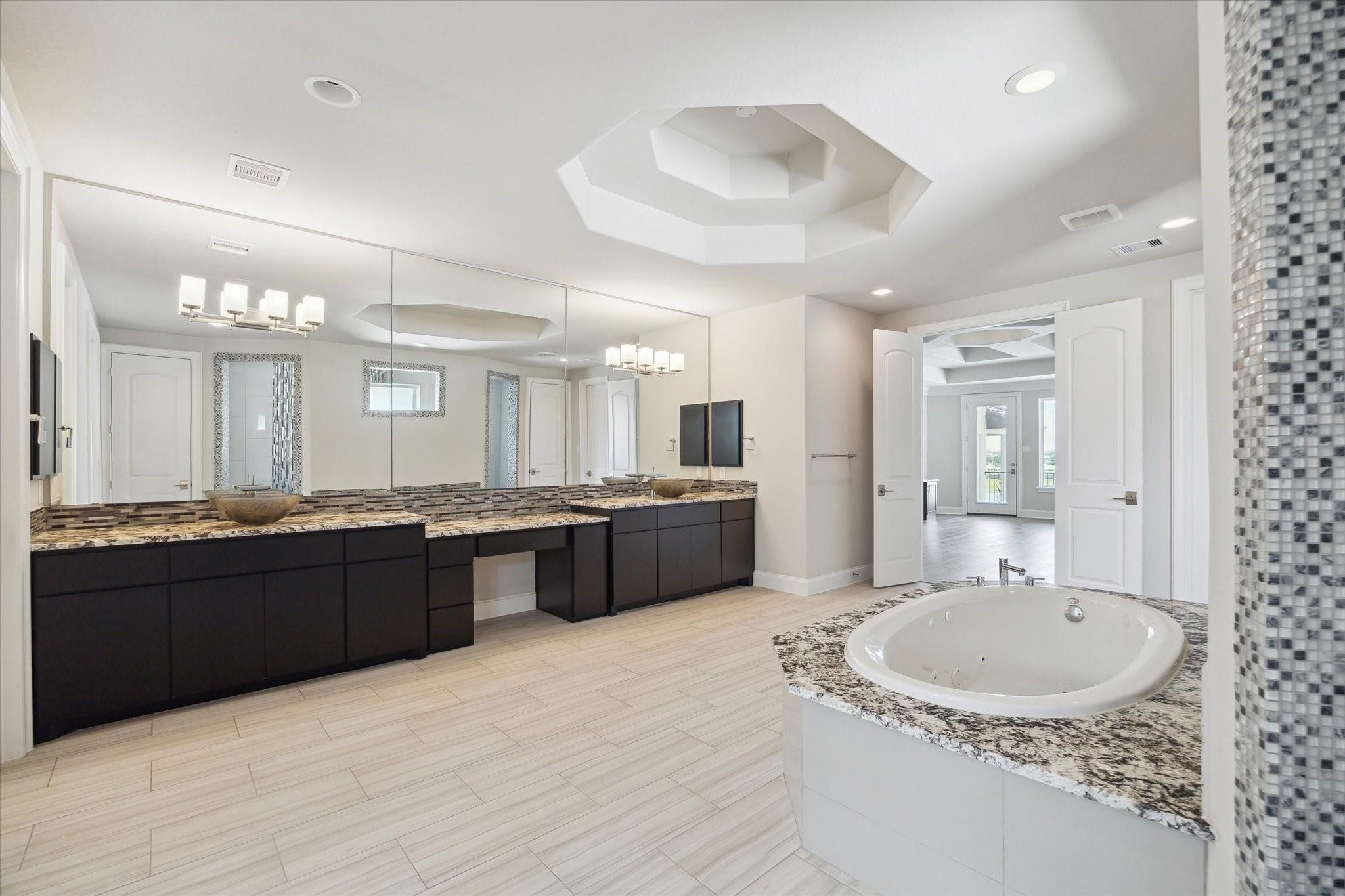 Sugar Land, Texas, 77479, United States, 5 Bedrooms Bedrooms, ,6 BathroomsBathrooms,Residential,Active,2015464