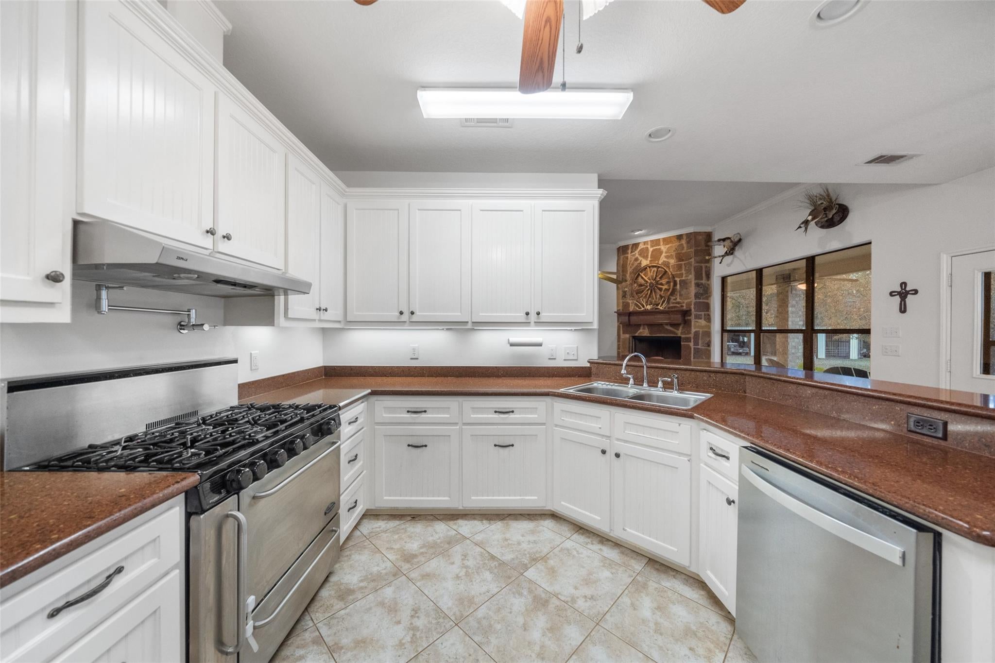 Trinity, Texas, 75862, United States, 3 Bedrooms Bedrooms, ,3 BathroomsBathrooms,Residential,Active,1998594