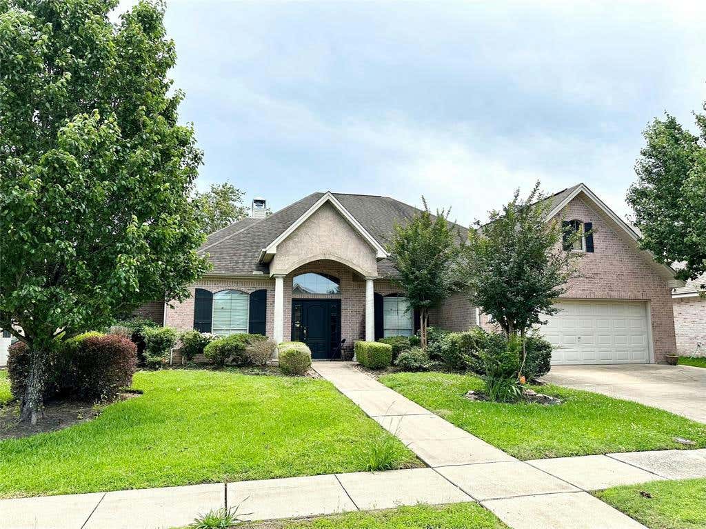 6165 BANKSTON LN, BEAUMONT, TX 77706, photo 1 of 15