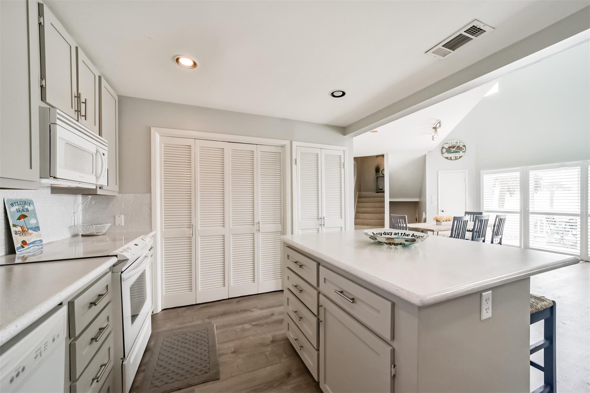 Galveston, Texas, 77554, United States, ,4 BathroomsBathrooms,Residential,Active,1711247