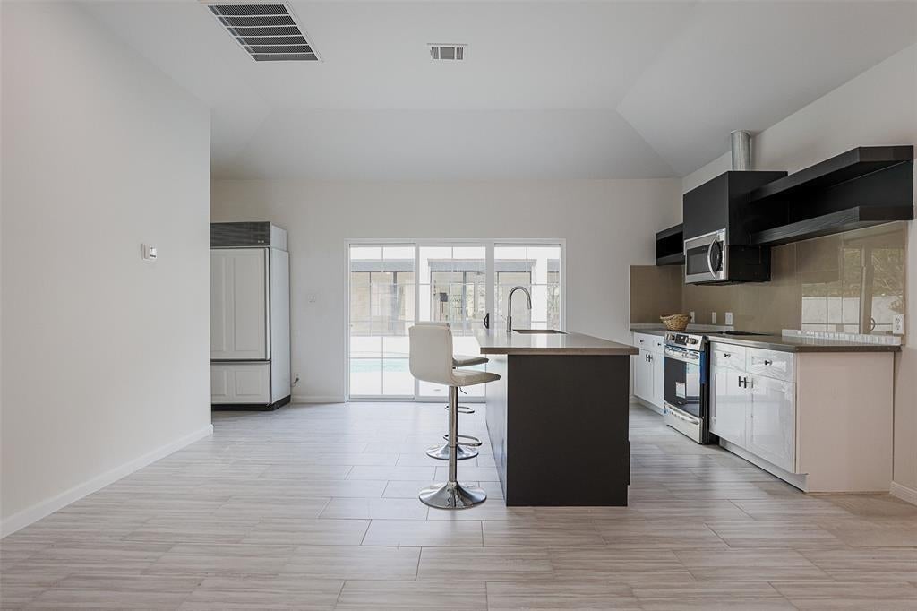 Houston, Texas, 77056, United States, 5 Bedrooms Bedrooms, ,5 BathroomsBathrooms,Residential,Active,1972190