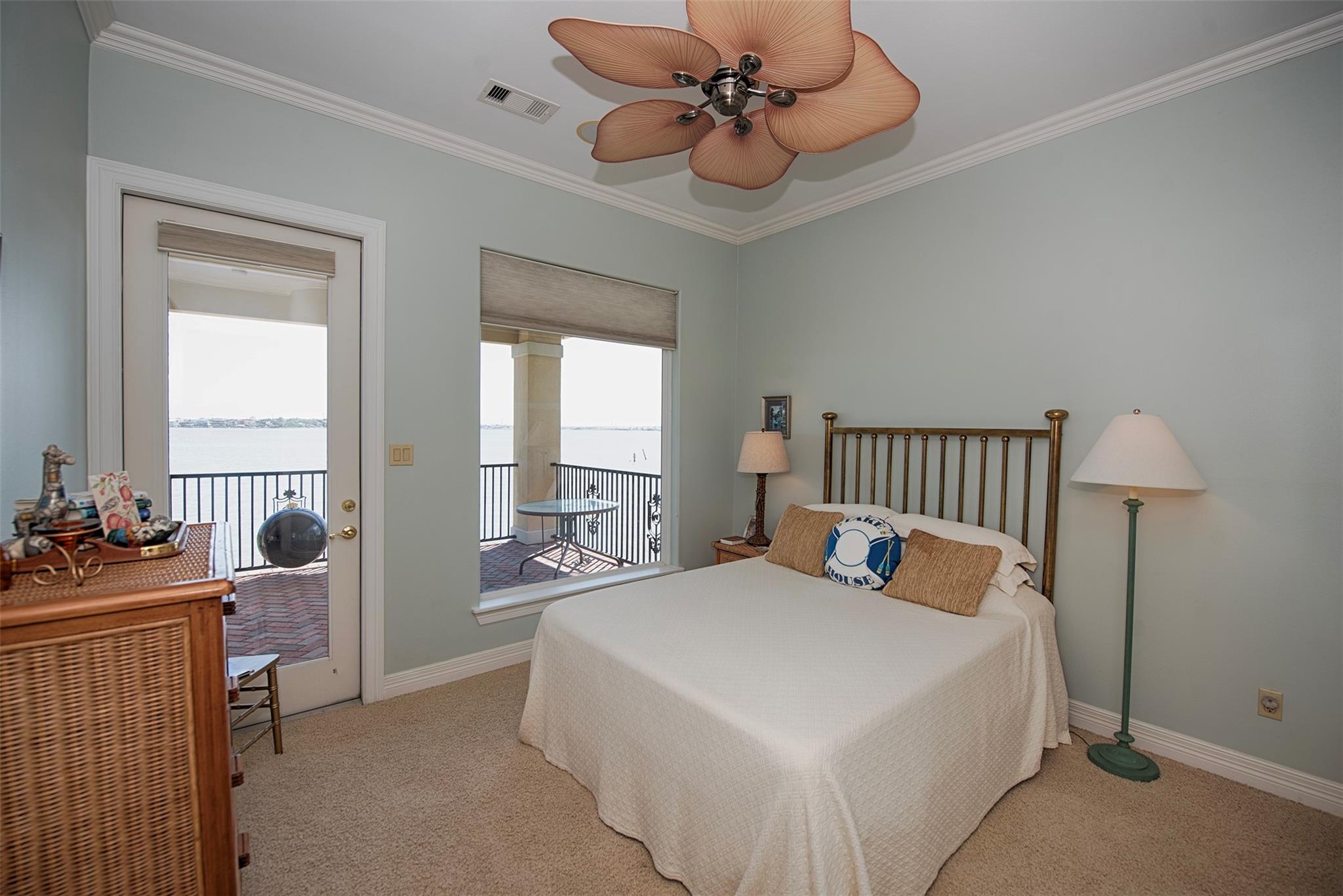 League City, Texas, 77565, United States, 3 Bedrooms Bedrooms, ,4 BathroomsBathrooms,Residential,Active,1843467