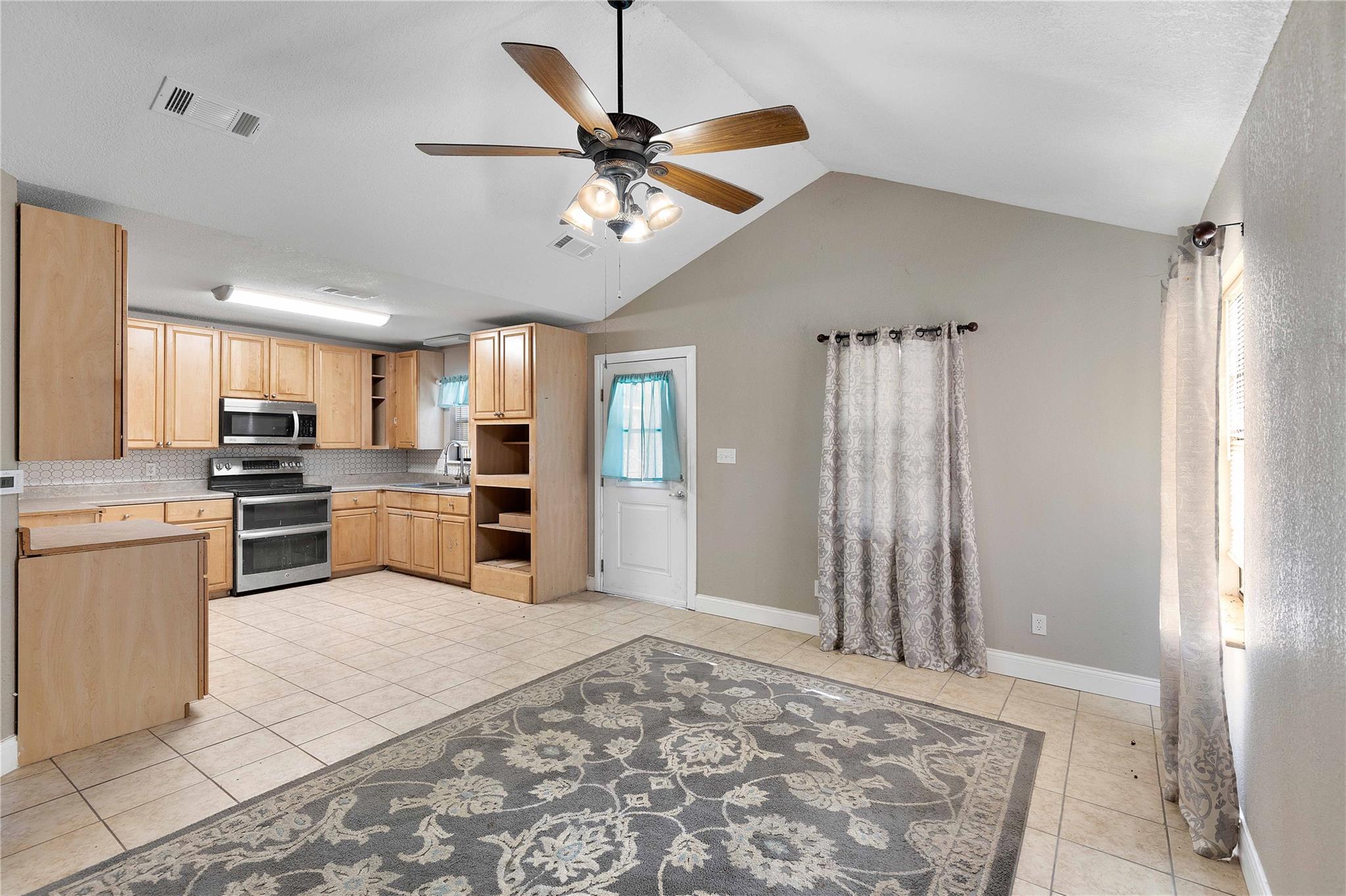 Huffman, Texas, 77336, United States, 3 Bedrooms Bedrooms, ,2 BathroomsBathrooms,Residential,Active,1965840