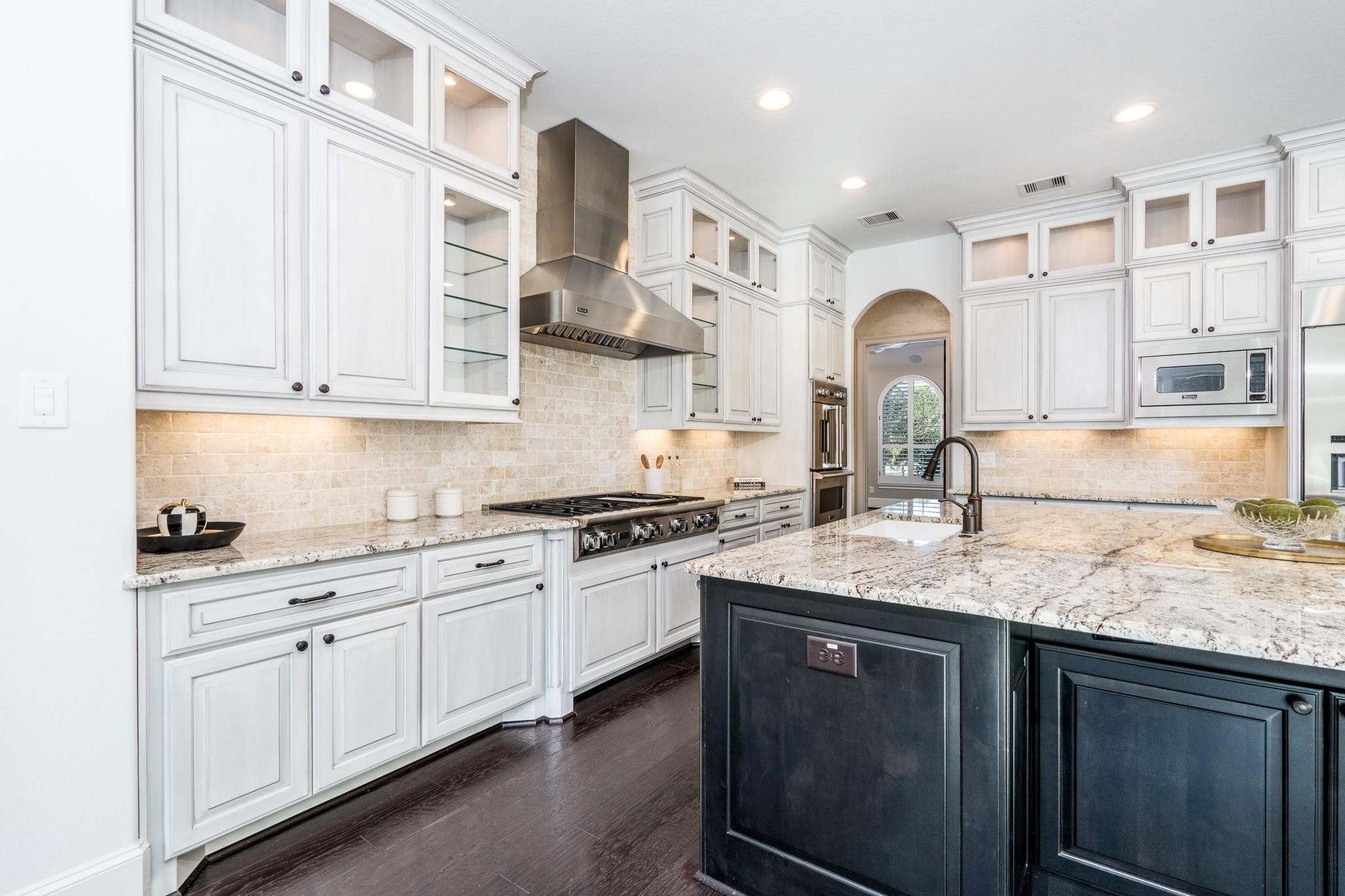 Montgomery, Texas, 77316, United States, 4 Bedrooms Bedrooms, ,7 BathroomsBathrooms,Residential,Active,1987262