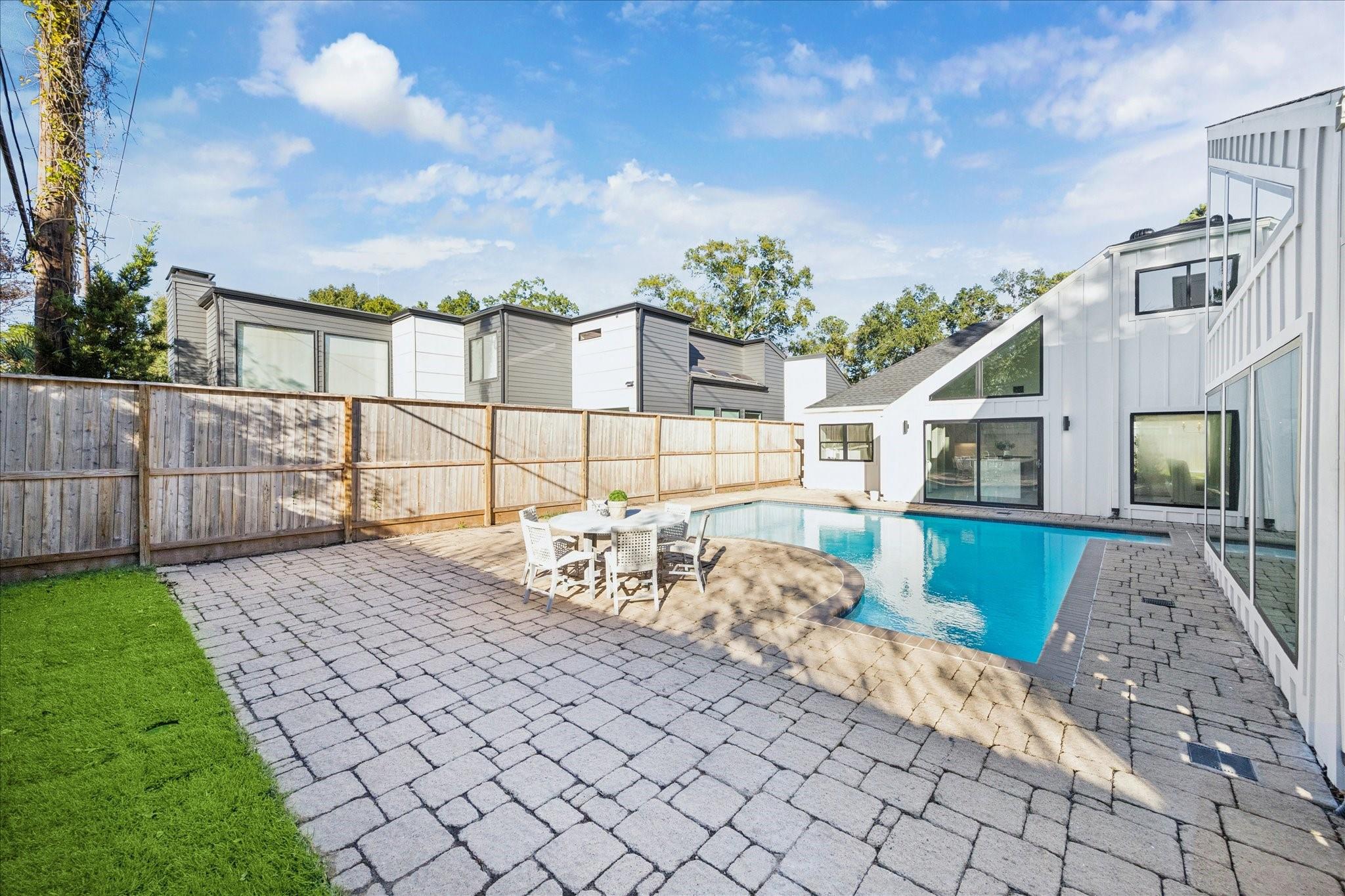 Houston, Texas, 77079, United States, 5 Bedrooms Bedrooms, ,4 BathroomsBathrooms,Residential,Active,1973310