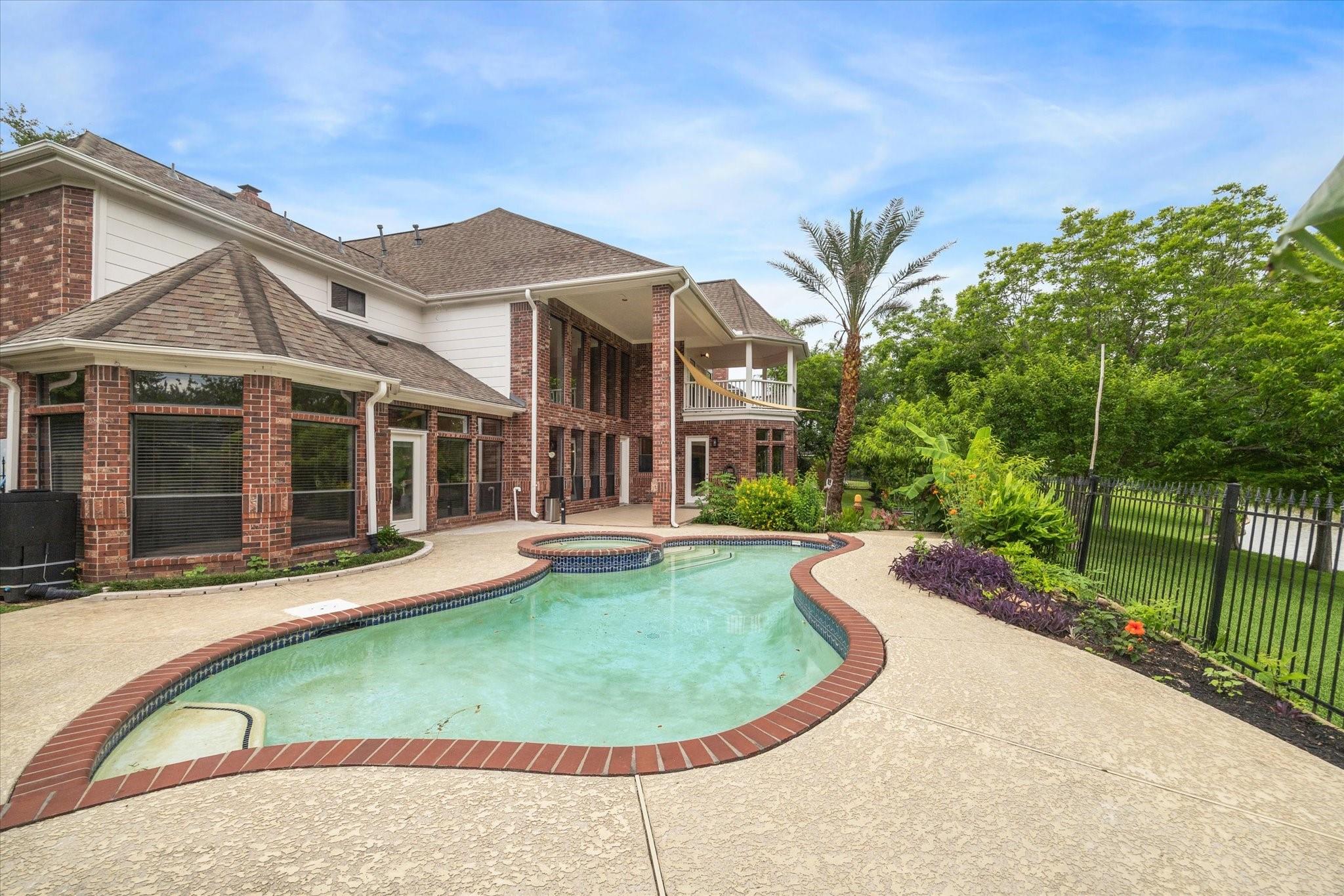 Sugar Land, Texas, 77479, United States, 5 Bedrooms Bedrooms, ,6 BathroomsBathrooms,Residential,Active,1914802