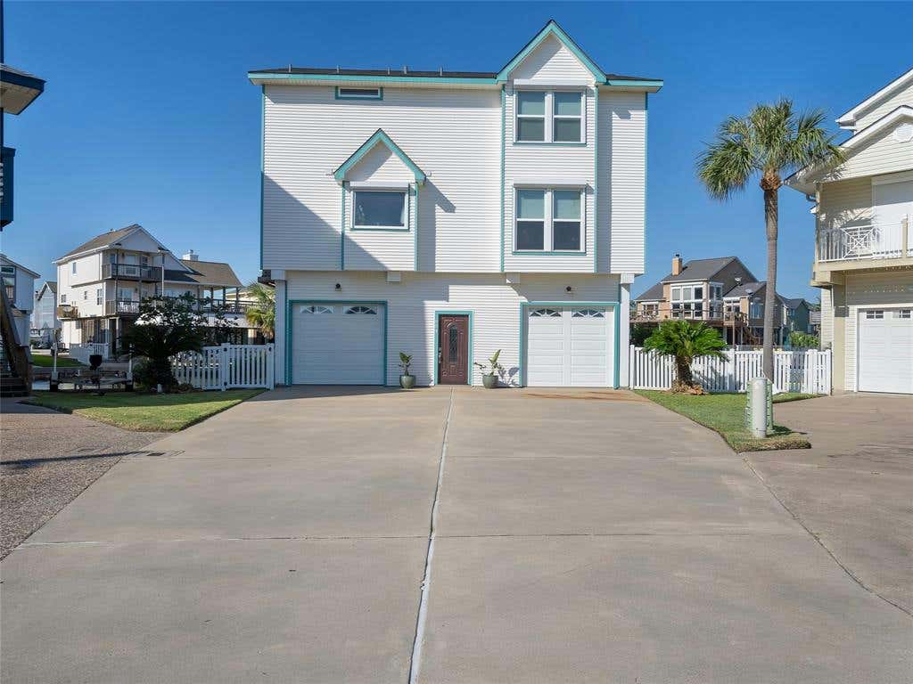 904 SHORT REACH DR, TIKI ISLAND, TX 77554, photo 1 of 50