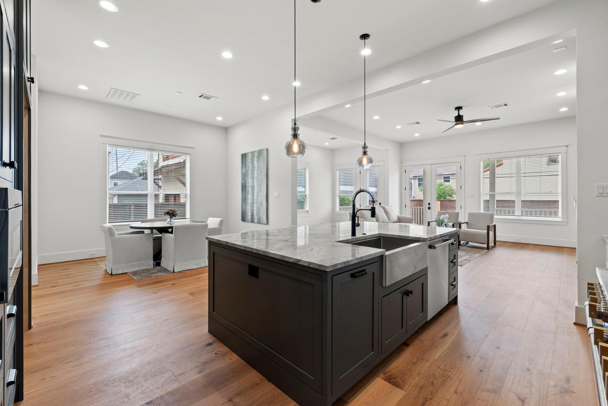 Houston, Texas, 77008, United States, 4 Bedrooms Bedrooms, ,5 BathroomsBathrooms,Residential,Active,1990668