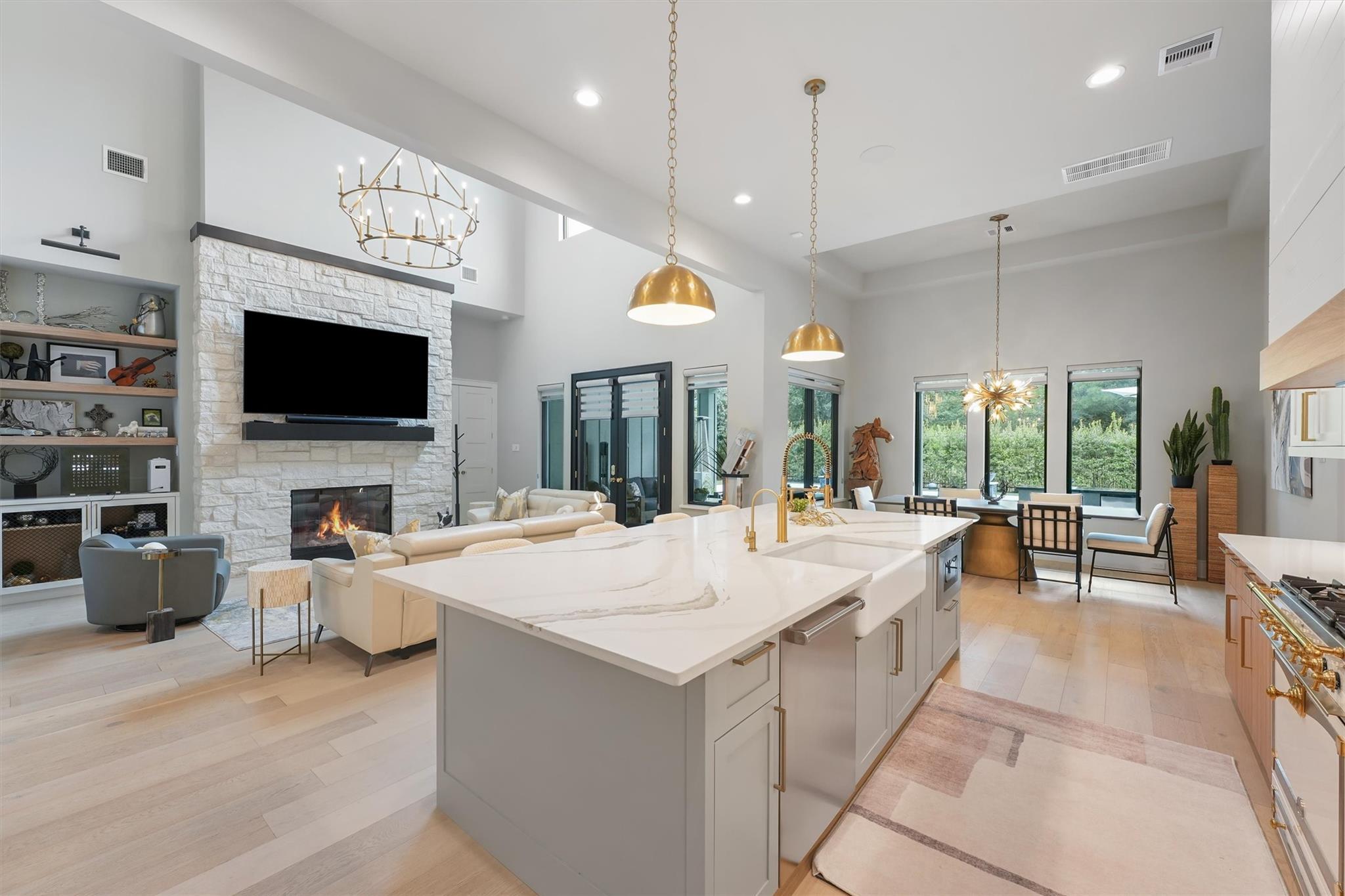 Montgomery, Texas, 77316, United States, 4 Bedrooms Bedrooms, ,6 BathroomsBathrooms,Residential,Active,1905108