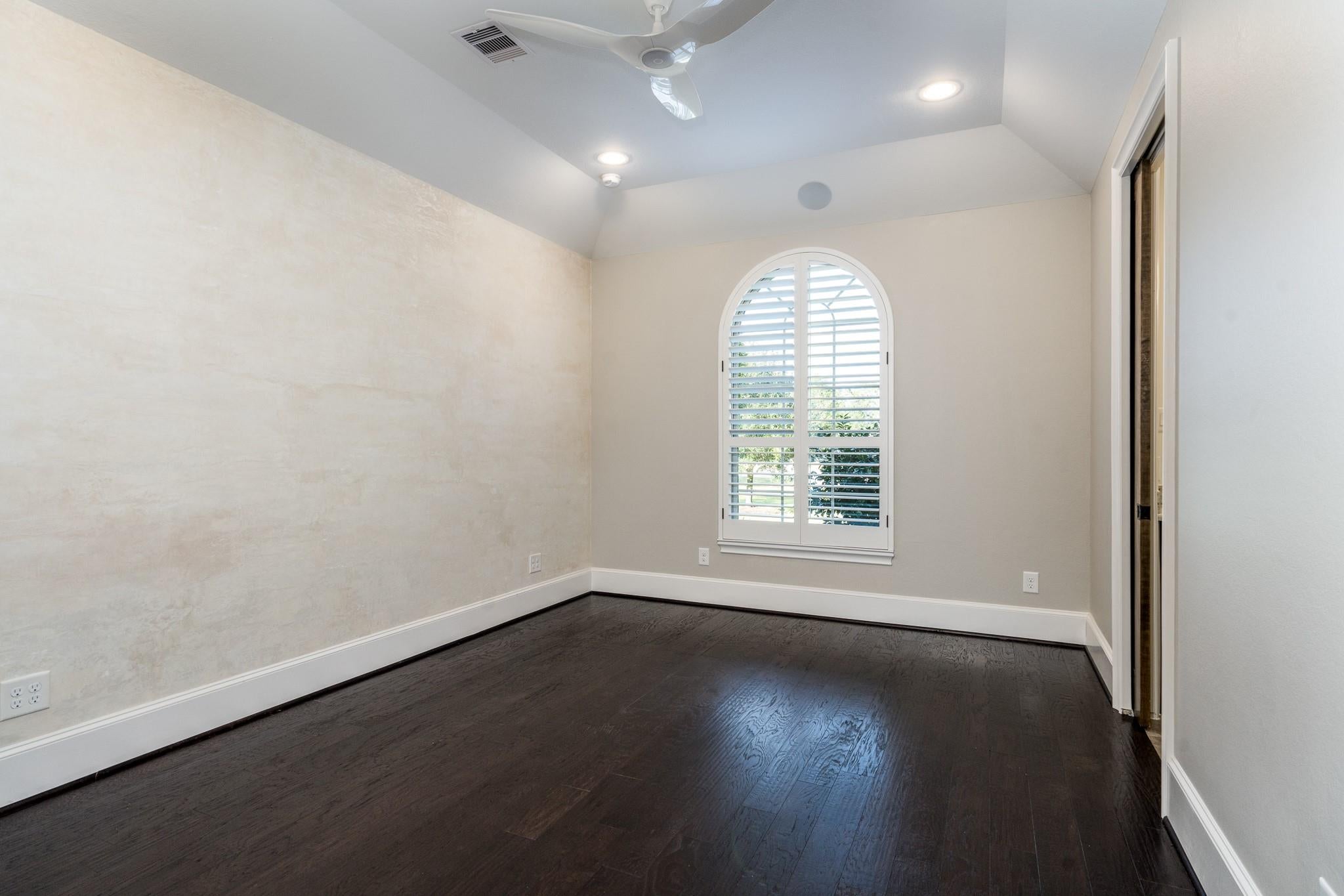 Montgomery, Texas, 77316, United States, 4 Bedrooms Bedrooms, ,7 BathroomsBathrooms,Residential,Active,1987262