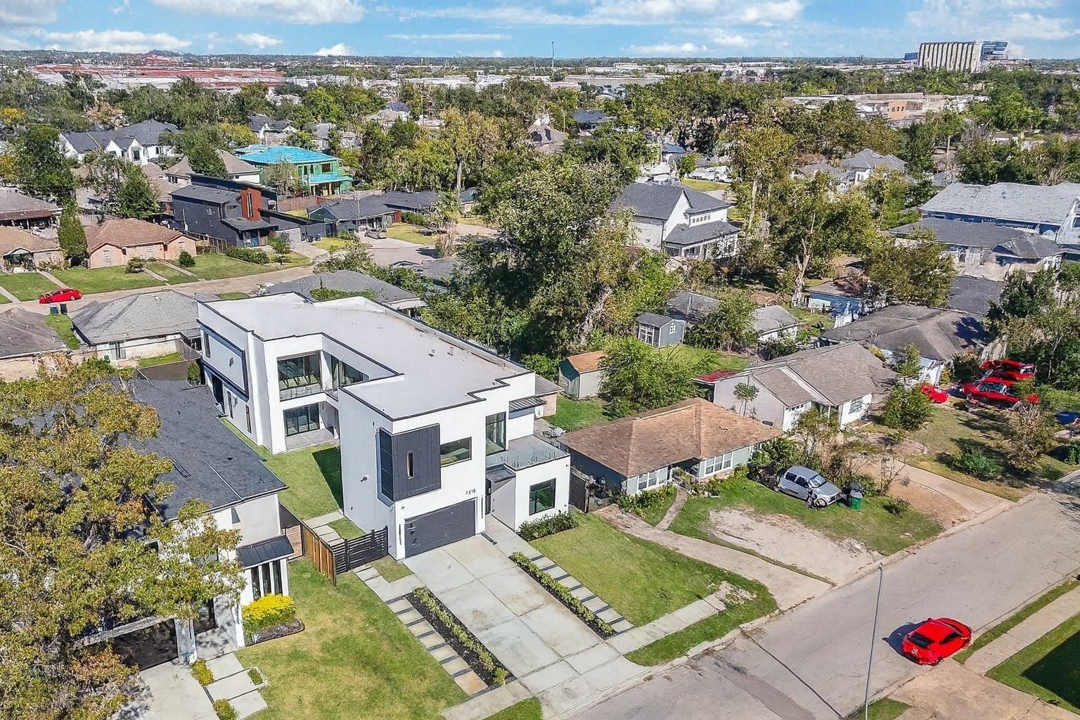 Houston, Texas, 77055, United States, 4 Bedrooms Bedrooms, ,5 BathroomsBathrooms,Residential,Active,1967102