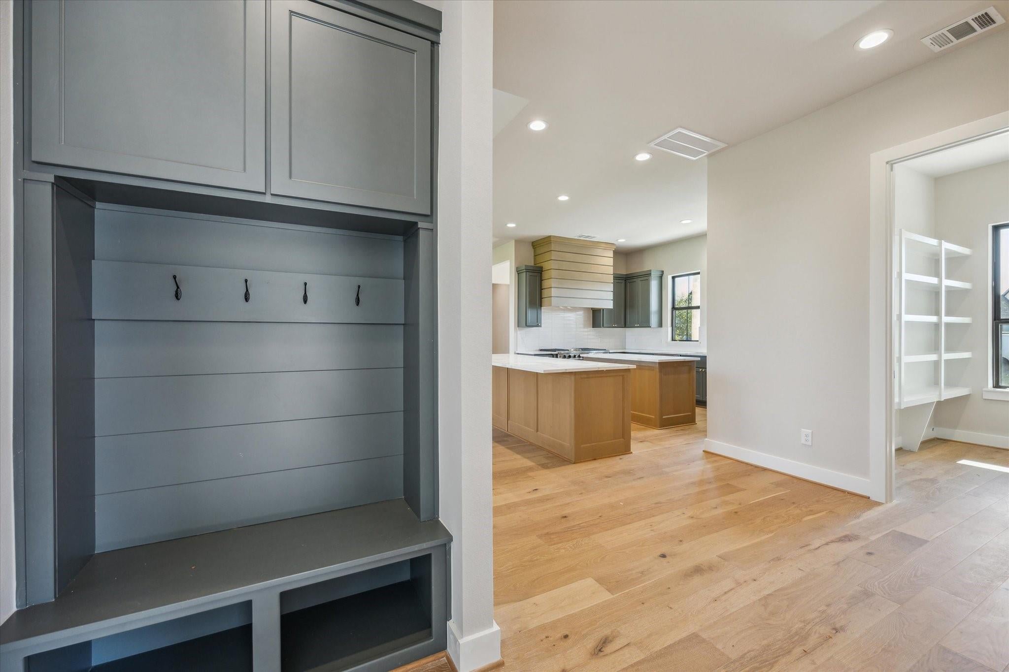 Conroe, Texas, 77304, United States, 4 Bedrooms Bedrooms, ,5 BathroomsBathrooms,Residential,Active,1993621