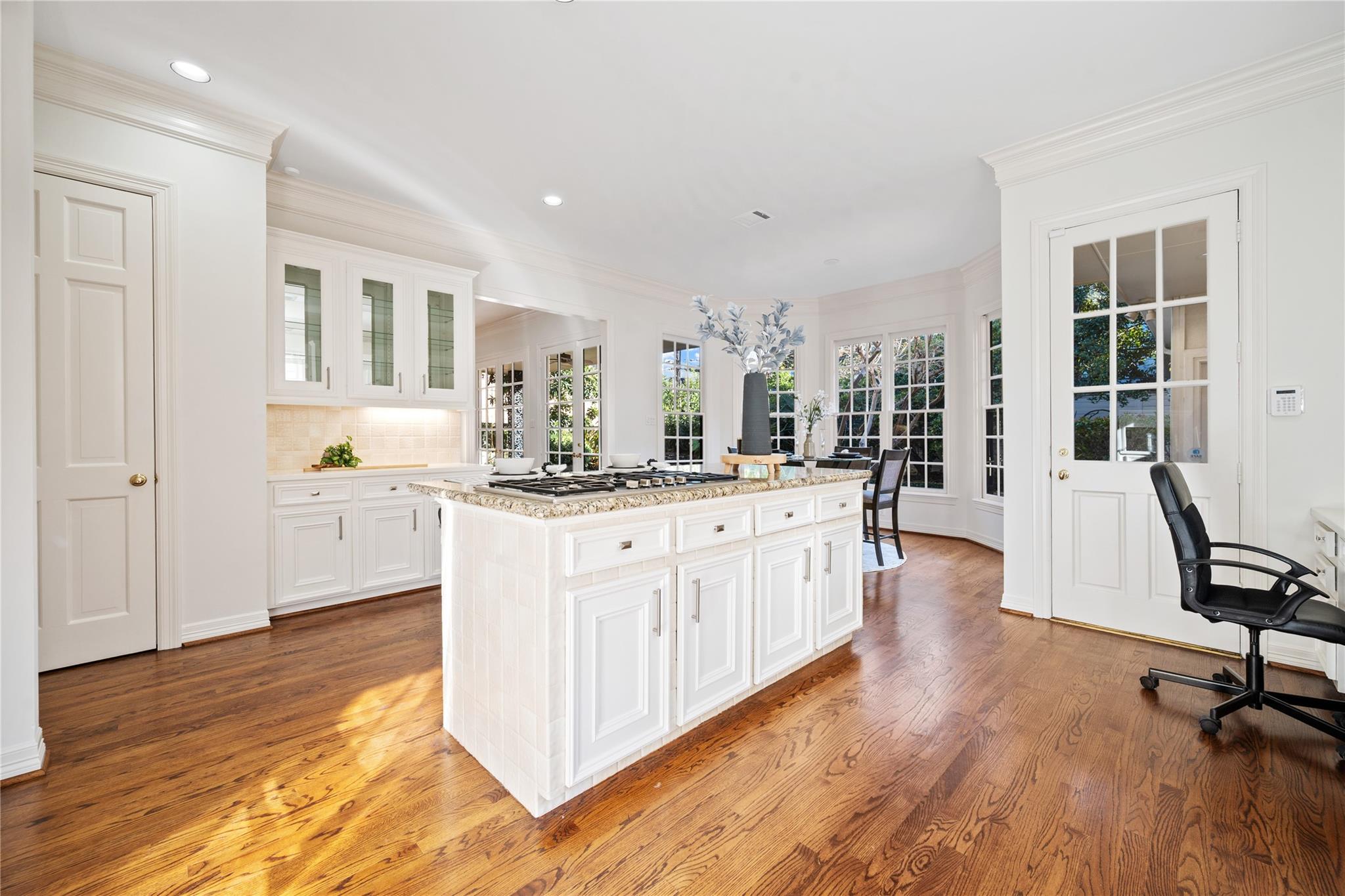 Houston, Texas, 77027, United States, 4 Bedrooms Bedrooms, ,5 BathroomsBathrooms,Residential,Active,1973647