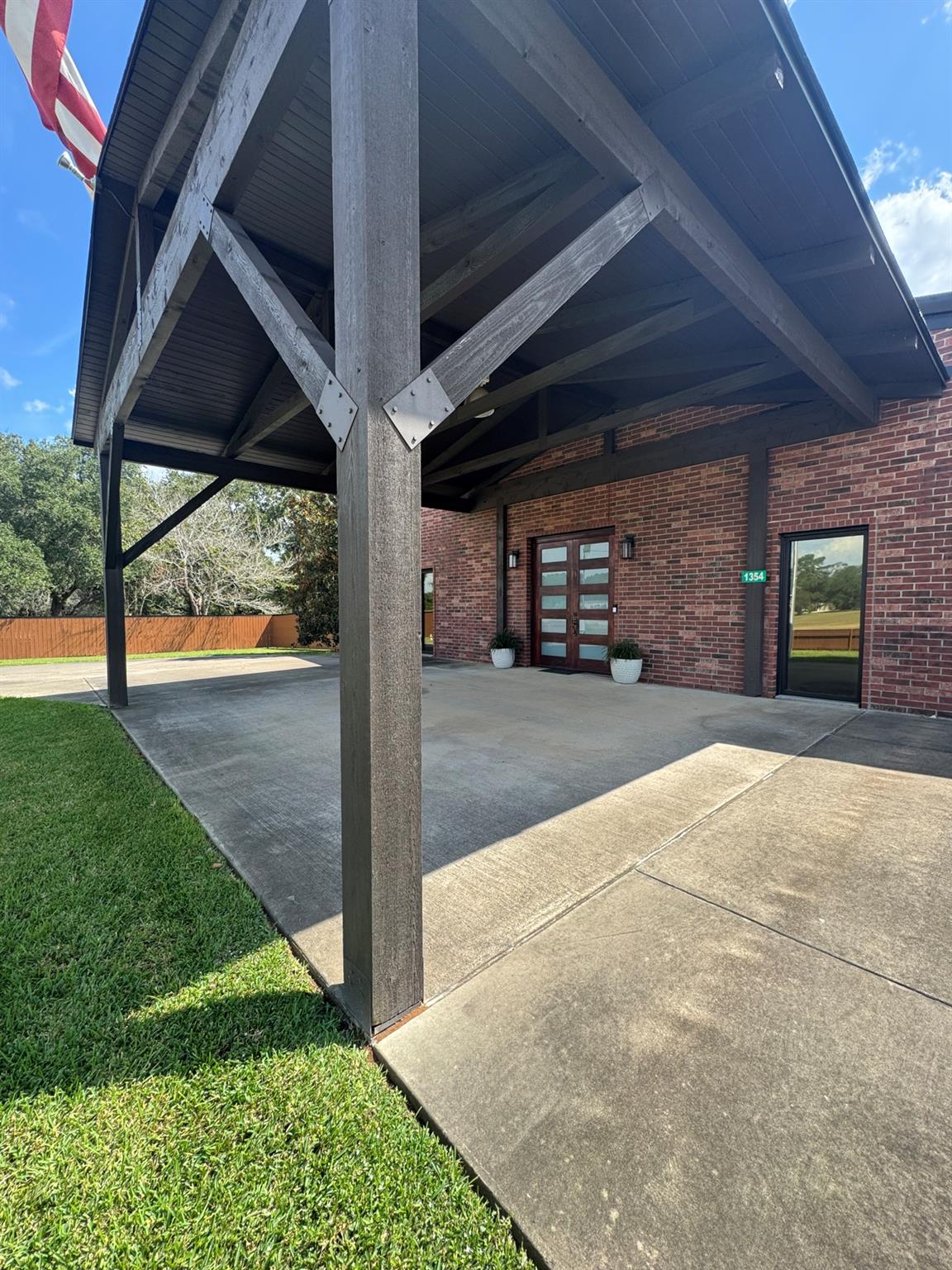 Sheridan, Texas, 77475, United States, 8 Bedrooms Bedrooms, ,5 BathroomsBathrooms,Residential,Active,1954329