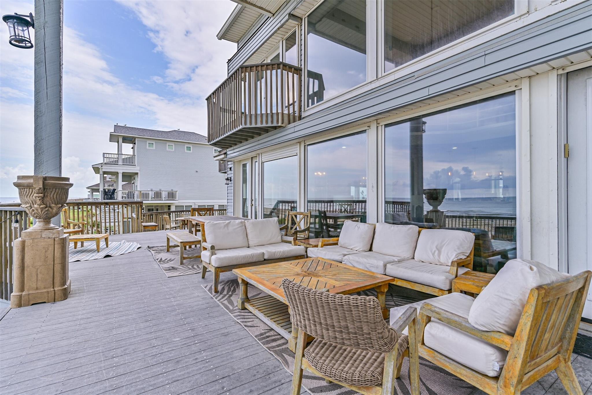 Galveston, Texas, 77554, United States, 6 Bedrooms Bedrooms, ,7 BathroomsBathrooms,Residential,Active,1907960