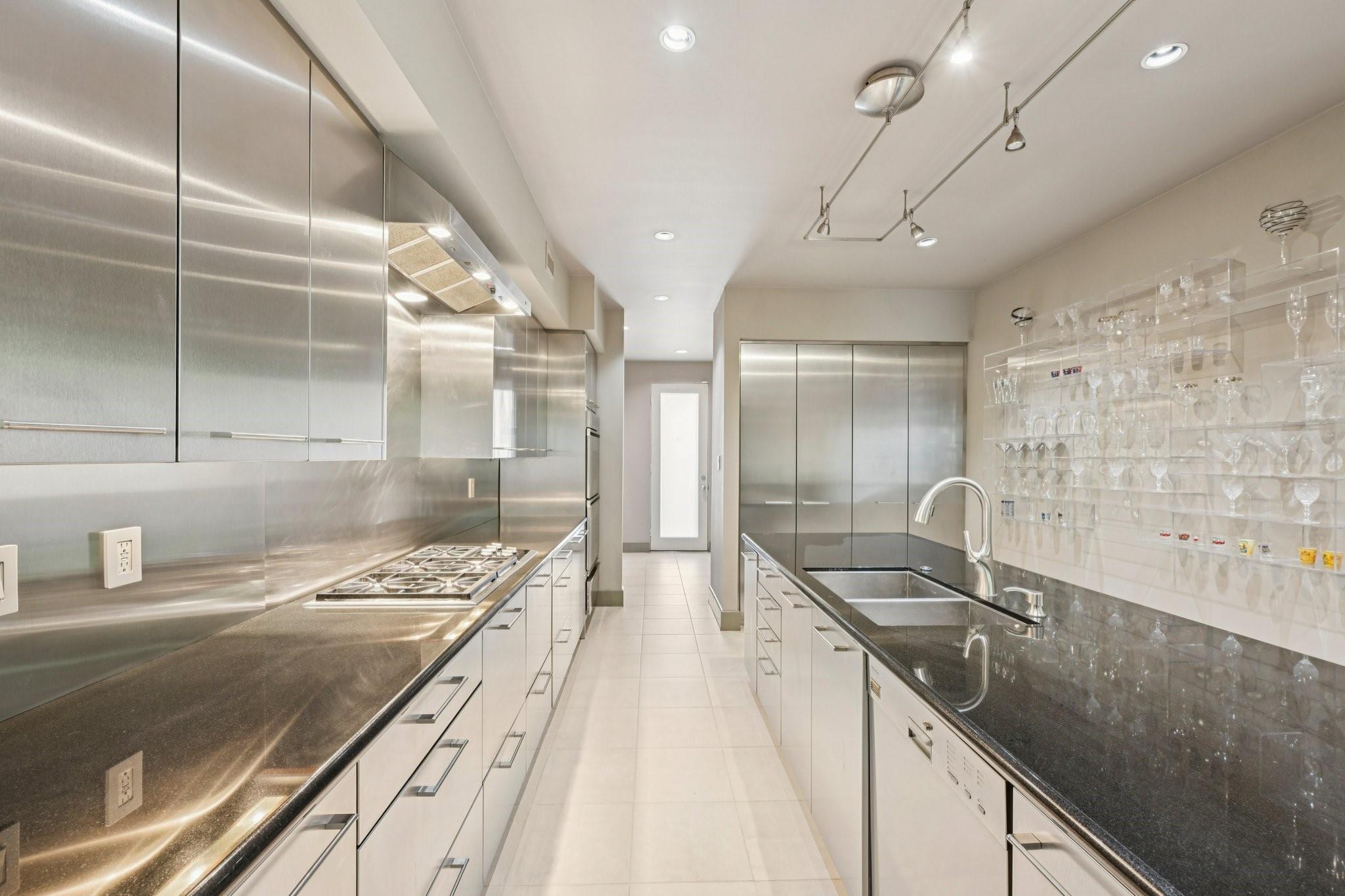 Houston, Texas, 77027, United States, 3 Bedrooms Bedrooms, ,4 BathroomsBathrooms,Residential,Active,1969670