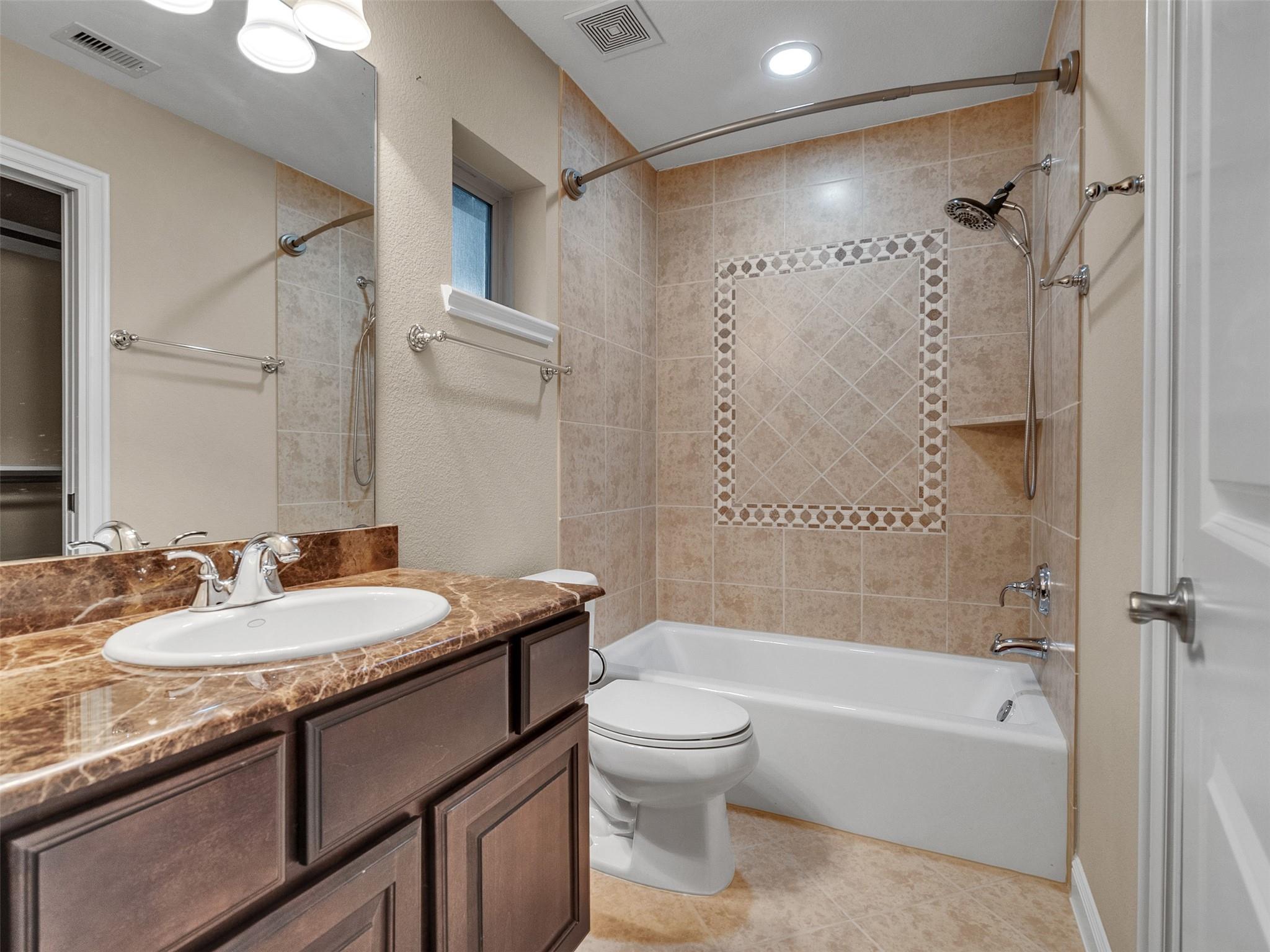 Friendswood, Texas, 77546, United States, 5 Bedrooms Bedrooms, ,5 BathroomsBathrooms,Residential,Active,1971772