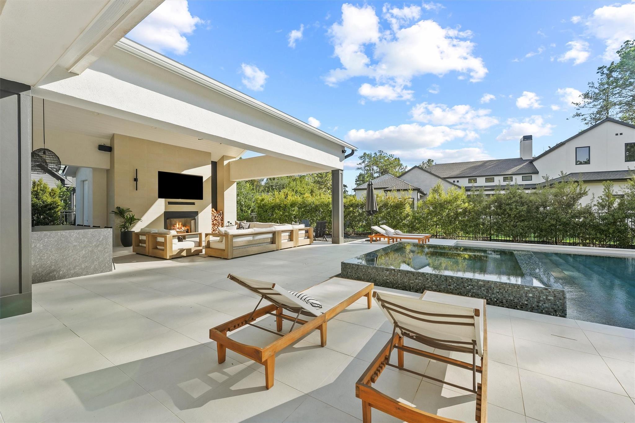 Montgomery, Texas, 77316, United States, 4 Bedrooms Bedrooms, ,6 BathroomsBathrooms,Residential,Active,1972157