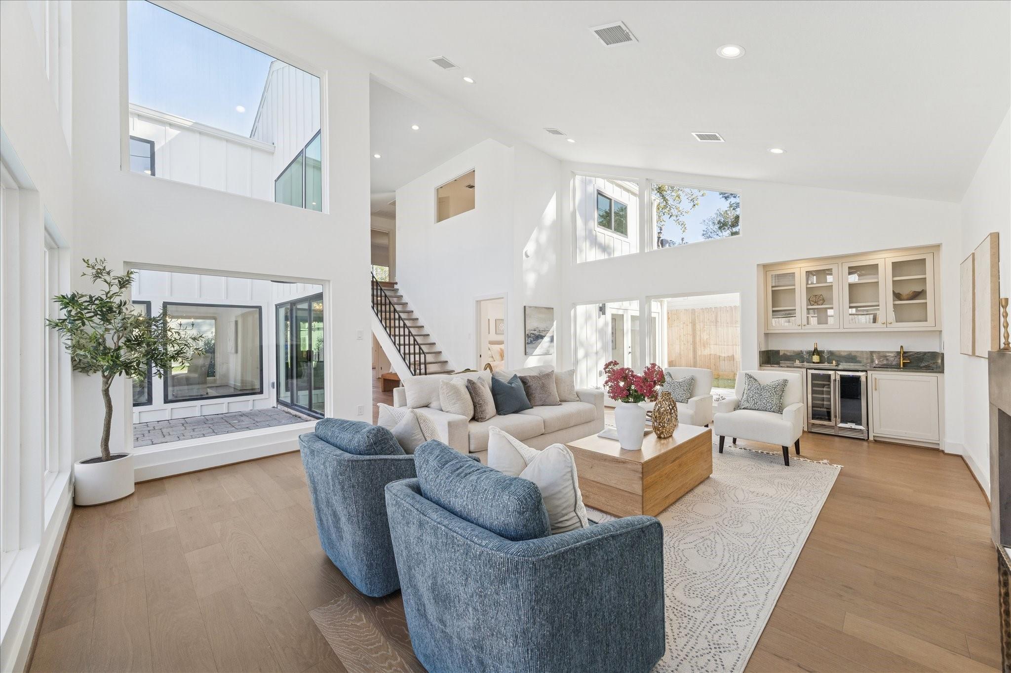 Houston, Texas, 77079, United States, 5 Bedrooms Bedrooms, ,4 BathroomsBathrooms,Residential,Active,1973310