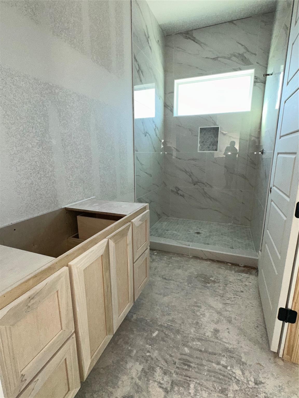 Montgomery, Texas, 77316, United States, 5 Bedrooms Bedrooms, ,7 BathroomsBathrooms,Residential,Active,1965996