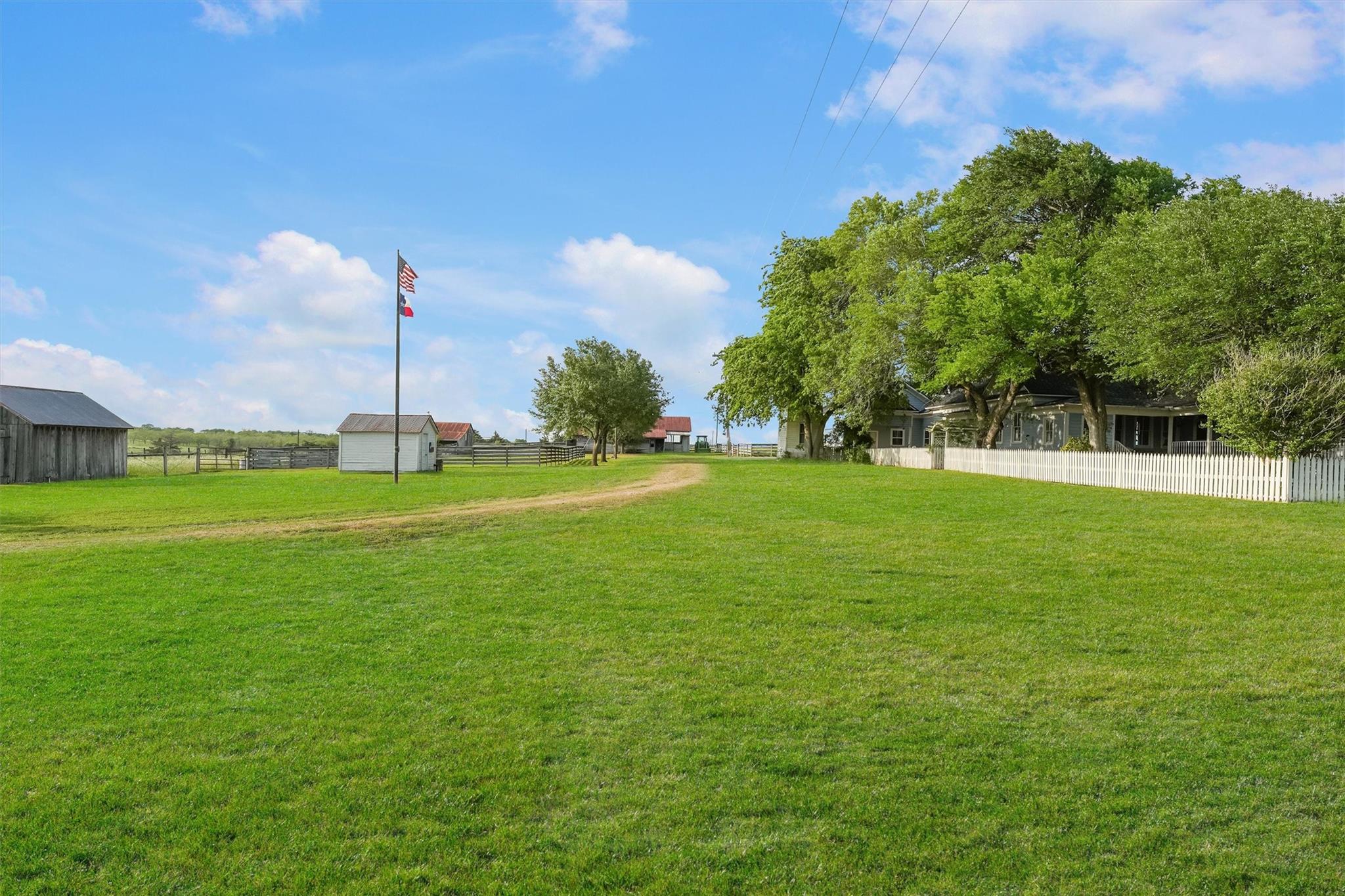 Brenham, Texas, 77833, United States, 3 Bedrooms Bedrooms, ,3 BathroomsBathrooms,Residential,Active,1920281
