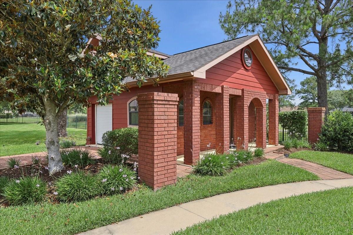 Beaumont, Texas, 77707, United States, 6 Bedrooms Bedrooms, ,10 BathroomsBathrooms,Residential,Active,1862916