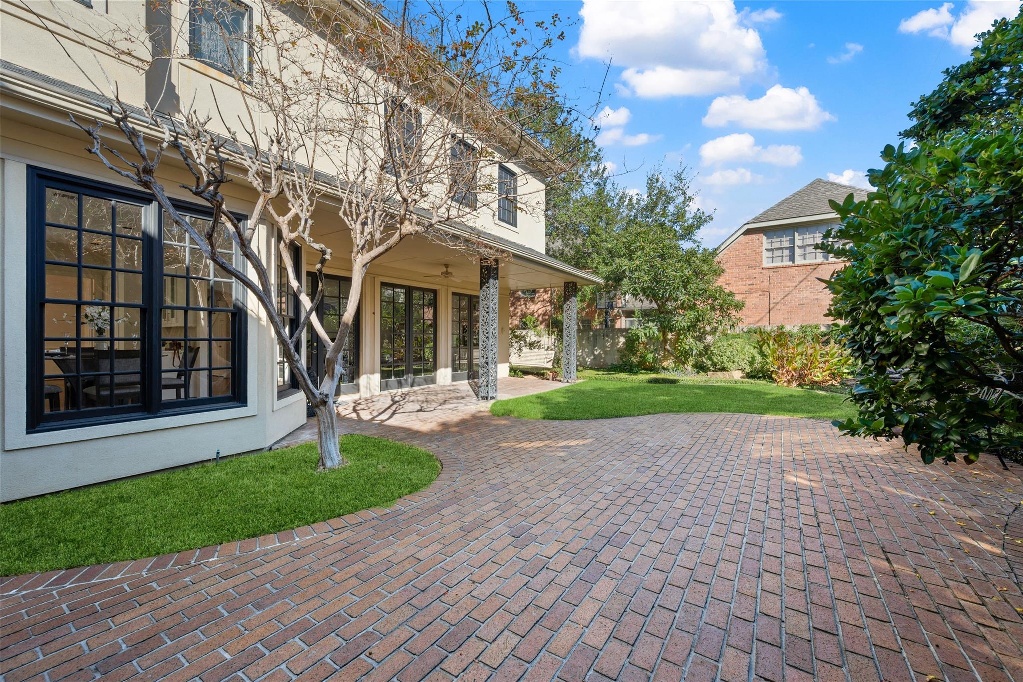 Houston, Texas, 77027, United States, 4 Bedrooms Bedrooms, ,5 BathroomsBathrooms,Residential,Active,1973647