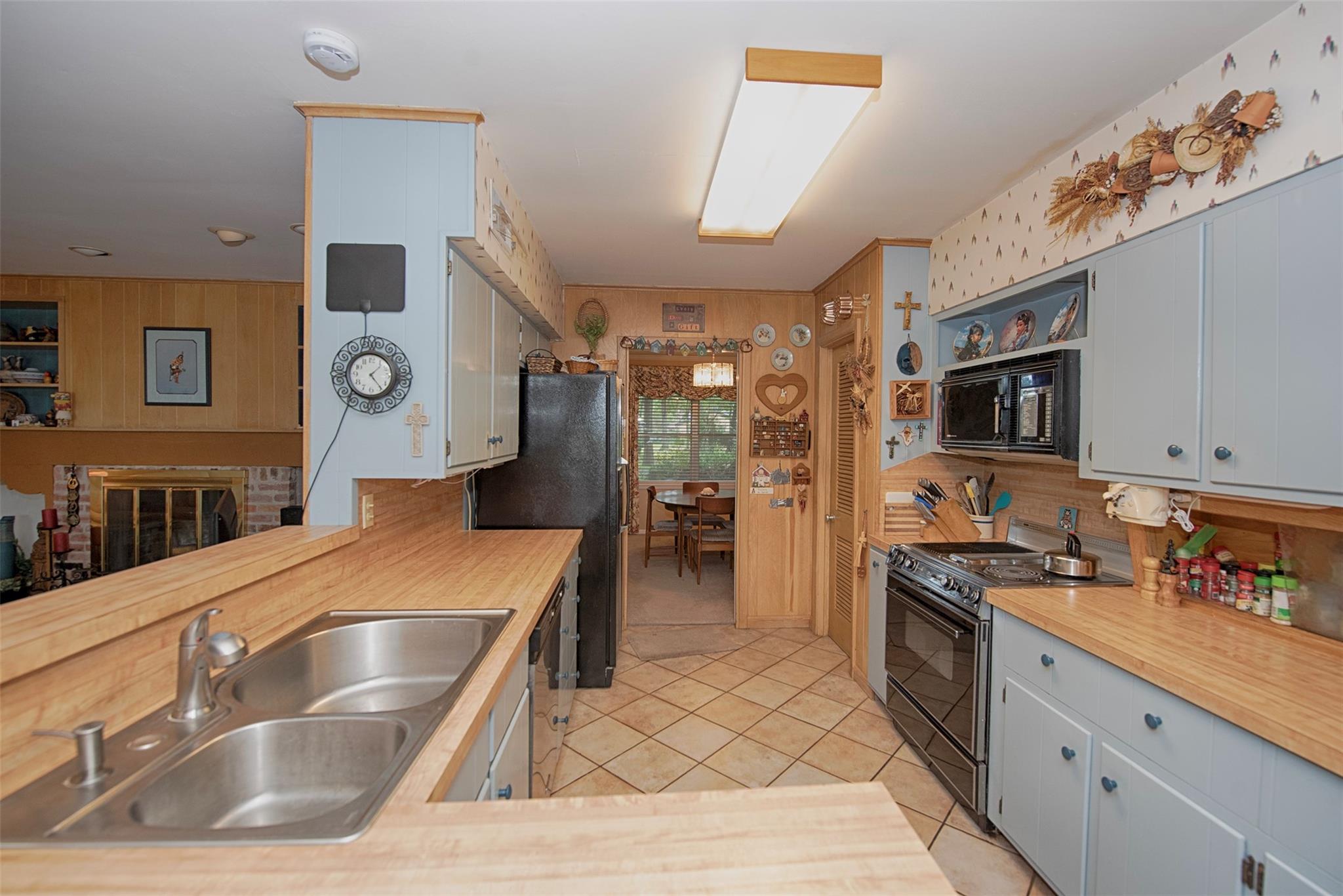 Taylor Lake Village, Texas, 77586, United States, 3 Bedrooms Bedrooms, ,3 BathroomsBathrooms,Residential,Active,1953995