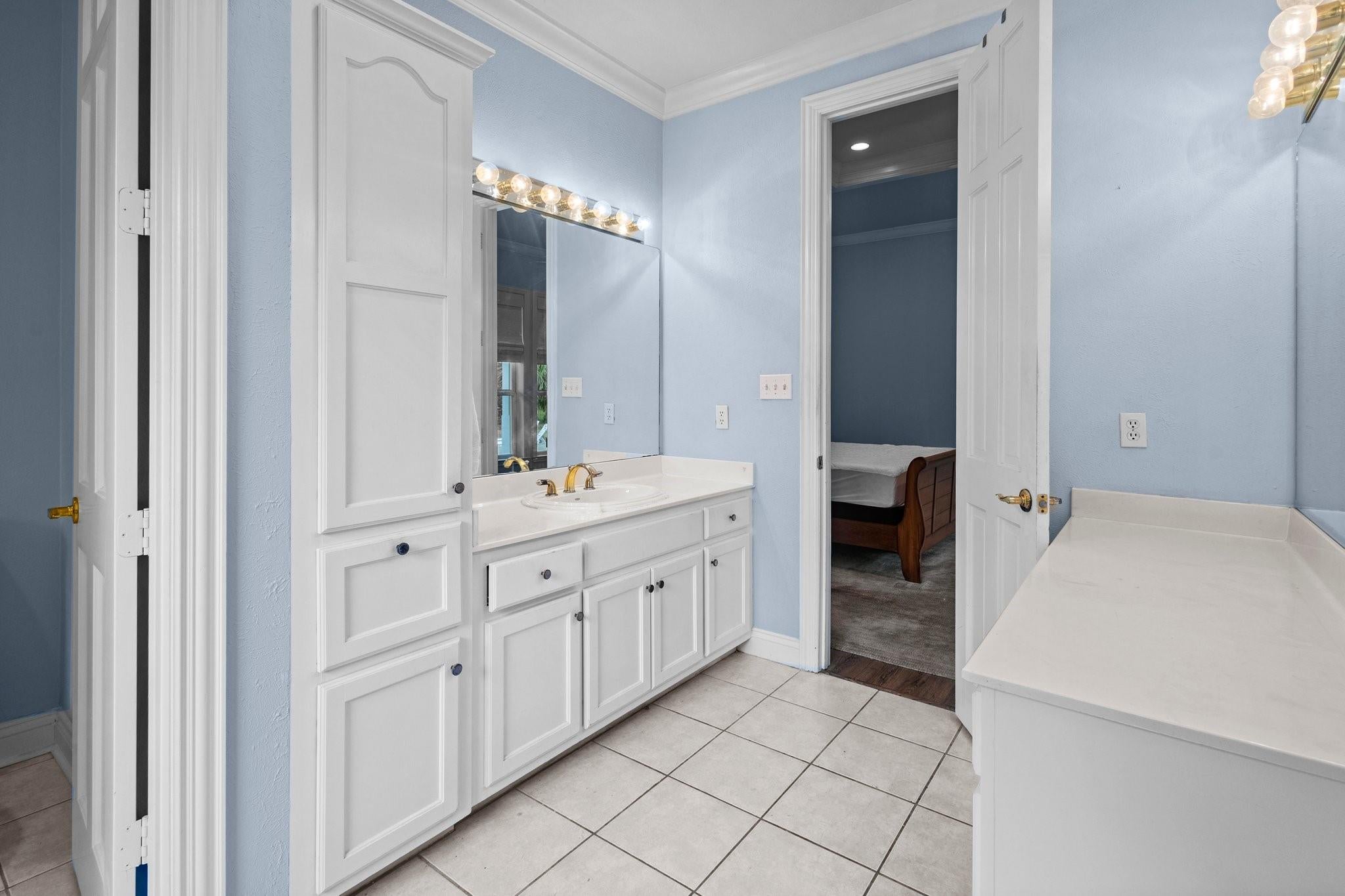 Winnie, Texas, 77665, United States, 3 Bedrooms Bedrooms, ,4 BathroomsBathrooms,Residential,Active,2009857