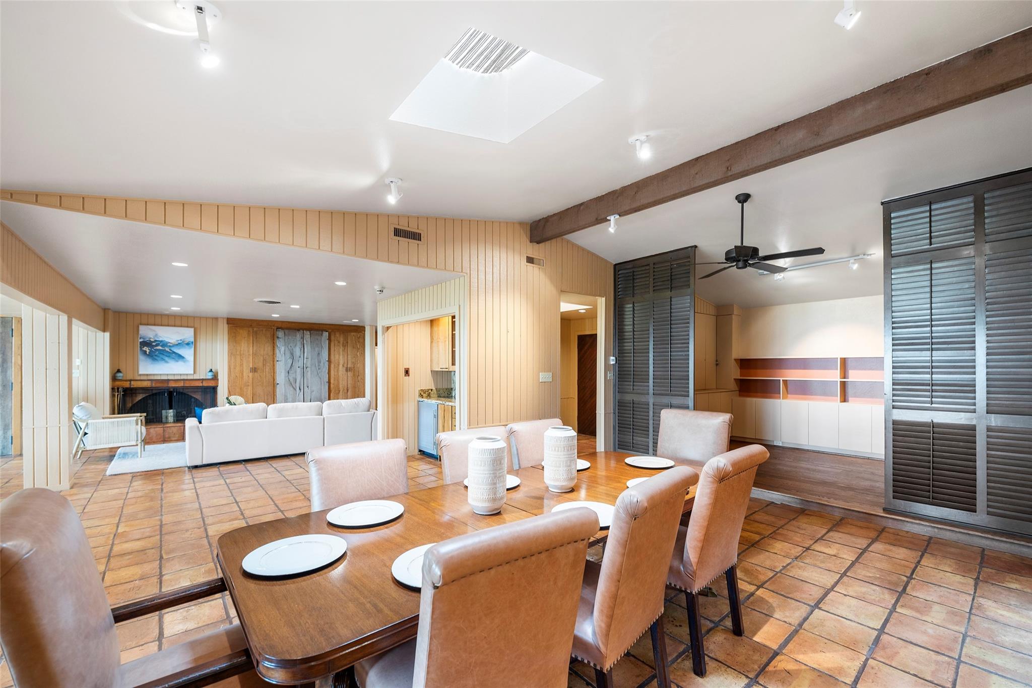 Galveston, Texas, 77550, United States, 4 Bedrooms Bedrooms, ,6 BathroomsBathrooms,Residential,Active,1905067