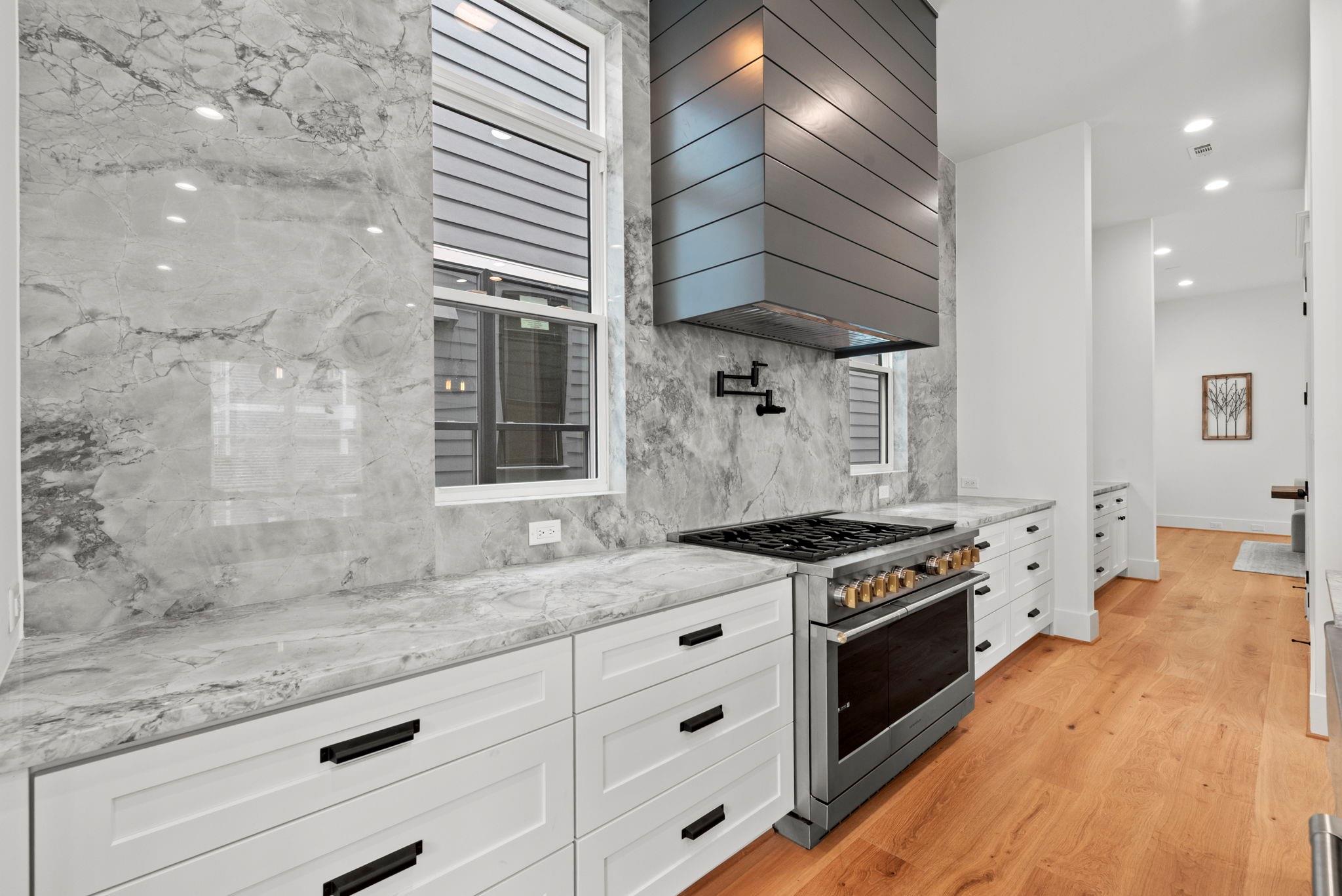 Houston, Texas, 77008, United States, 4 Bedrooms Bedrooms, ,5 BathroomsBathrooms,Residential,Active,1990668